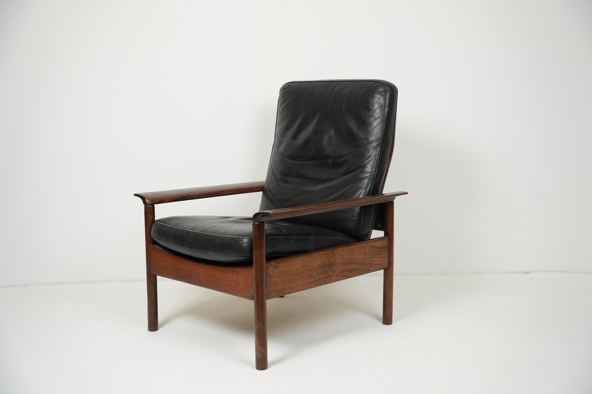 Hans Olsen Leather and Rosewood Longue Chair 1960s In Good Condition For Sale In Čelinac, BA