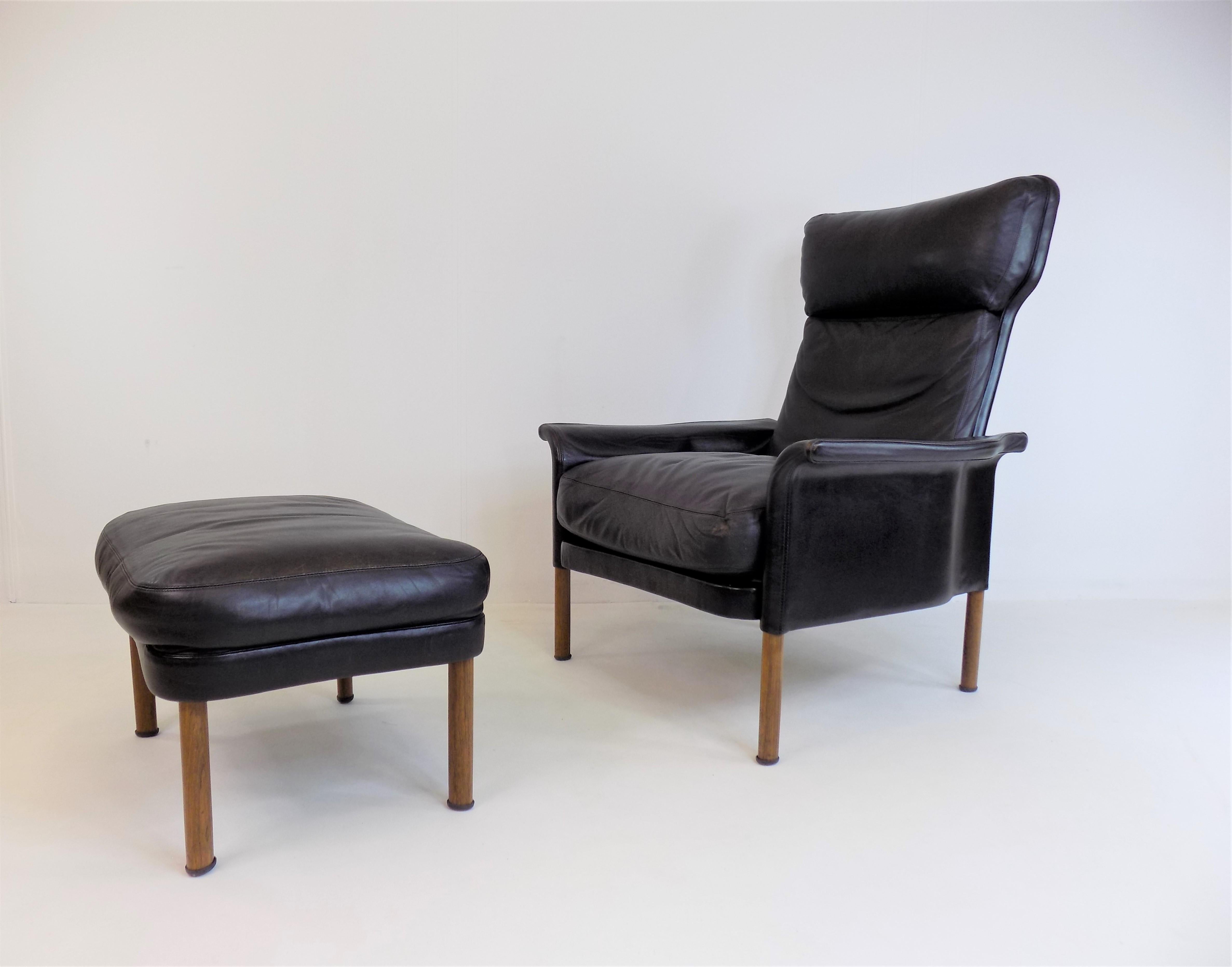 Hans Olsen fauteuil en cuir avec pouf, 1960 en vente 4