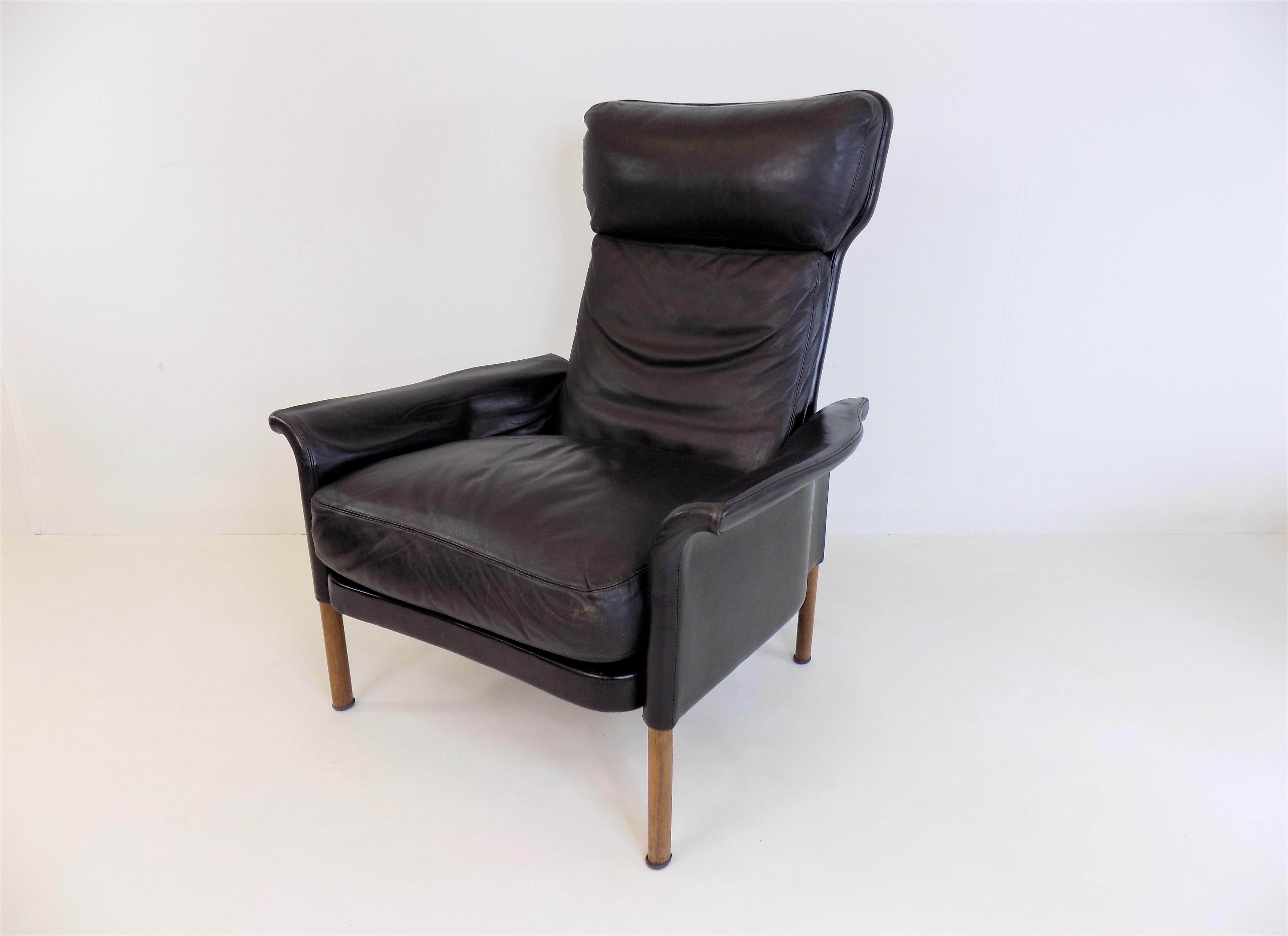Hans Olsen fauteuil en cuir avec pouf, 1960 en vente 5
