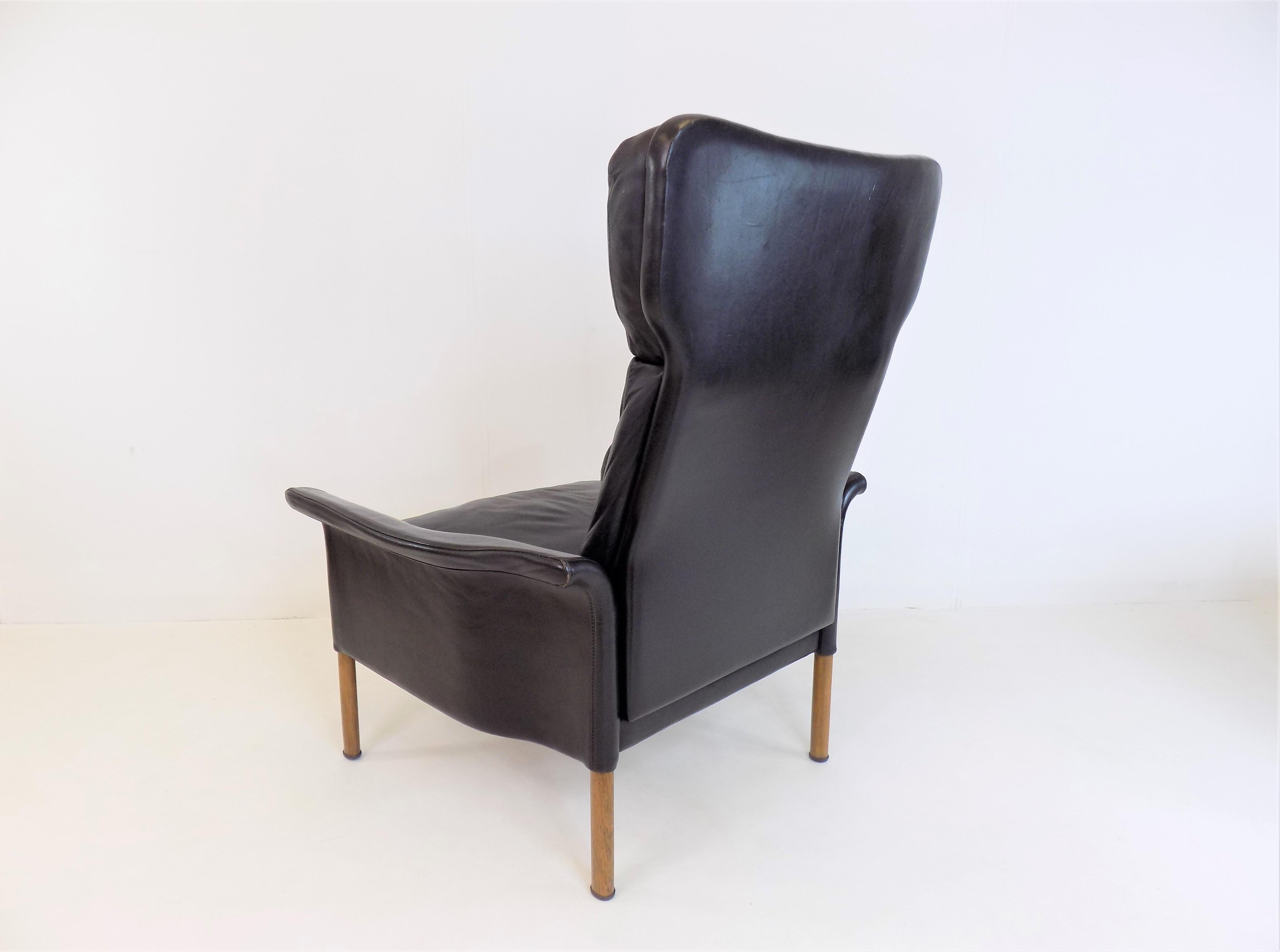 Hans Olsen fauteuil en cuir avec pouf, 1960 en vente 8