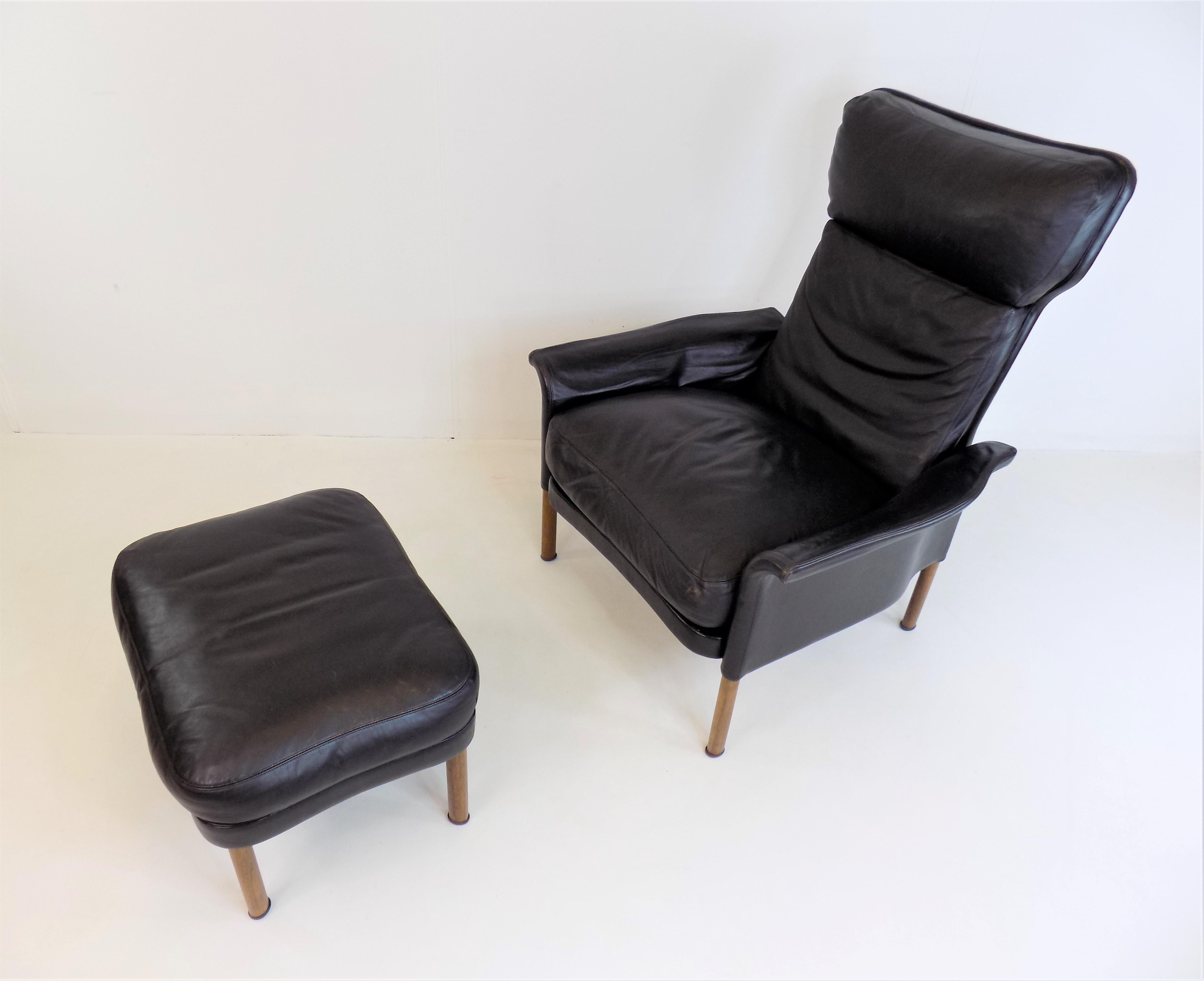 Hans Olsen fauteuil en cuir avec pouf, 1960 Bon état - En vente à Ludwigslust, DE