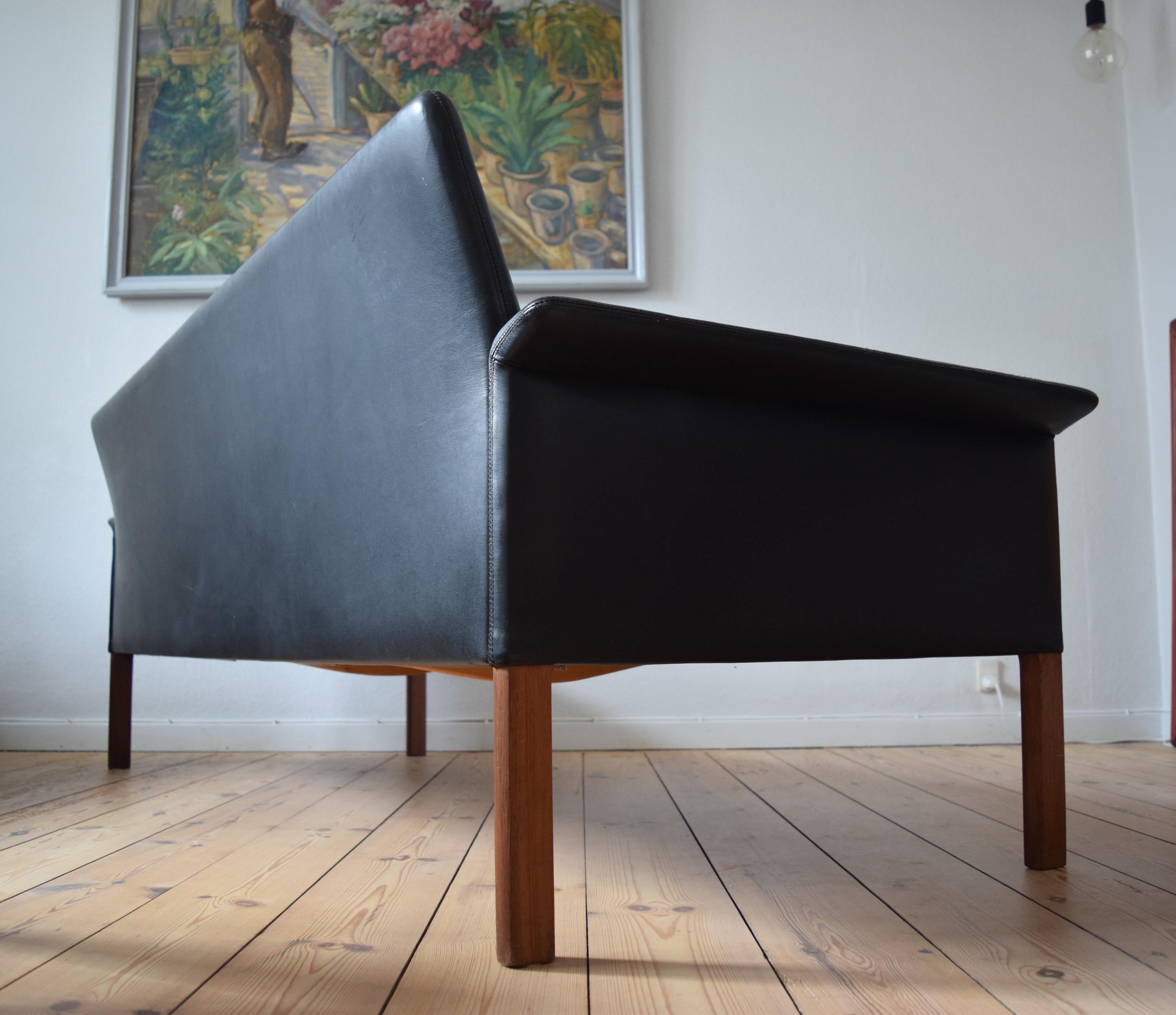 Hans Olsen Model 500 Black Leather Sofa In Good Condition In Nyborg, DK