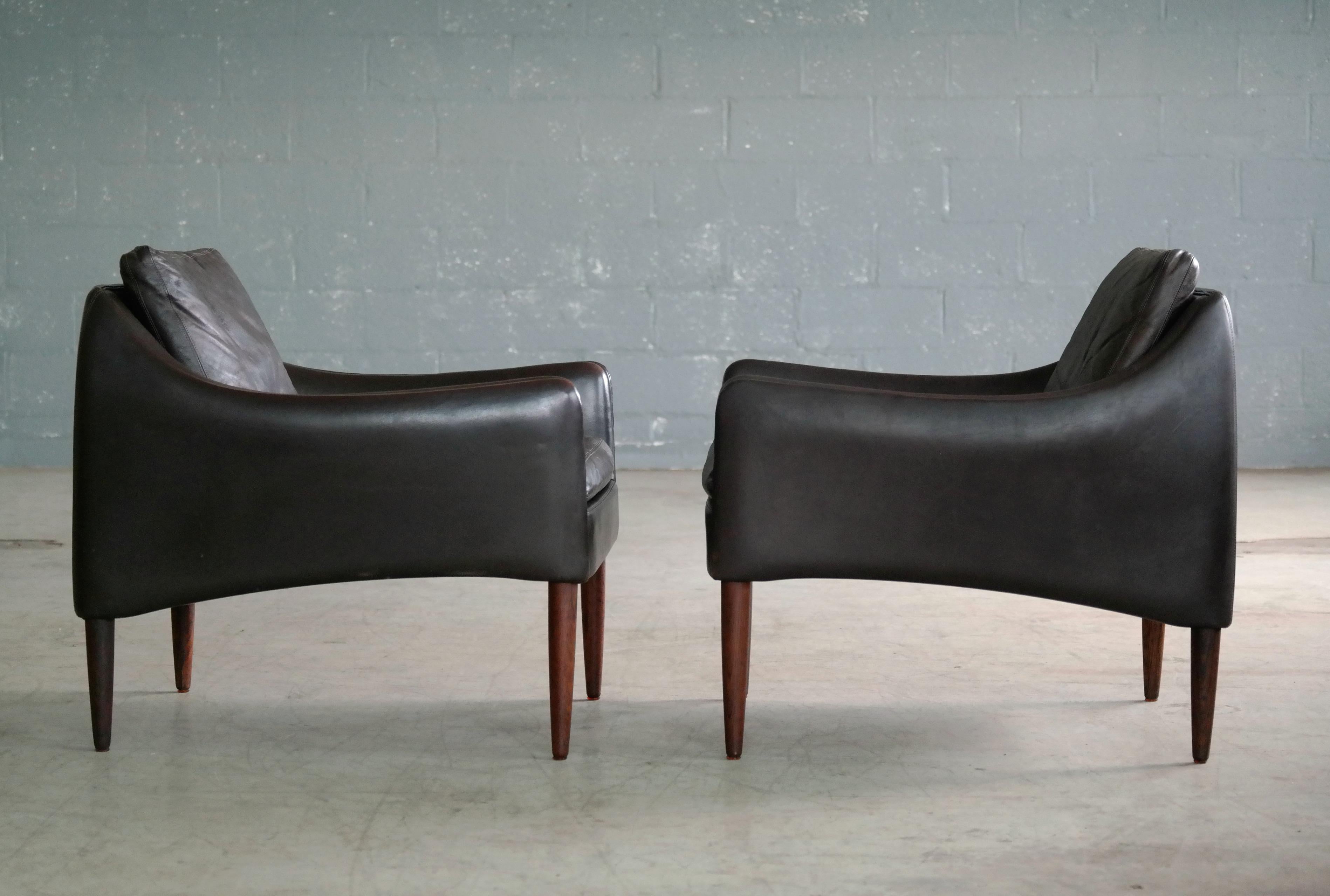 Hans Olsen Pair of Danish Lounge Chairs in Brown Leather and Rosewood Legs  4