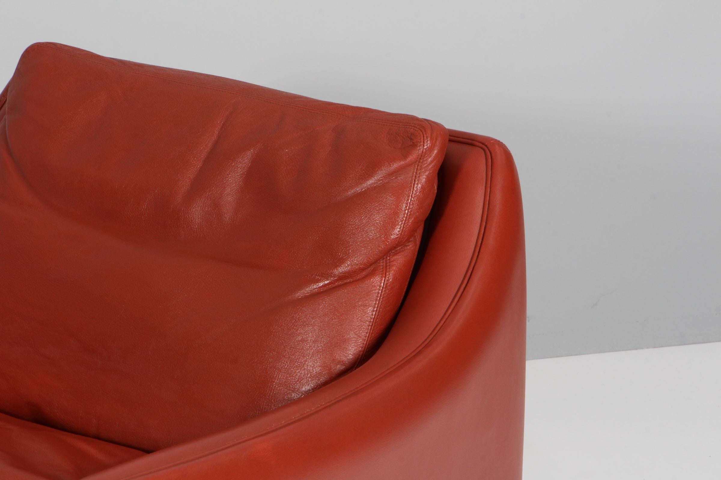 Scandinave moderne Hans Olsen Paire de  chaises longues, cuir cognac en vente