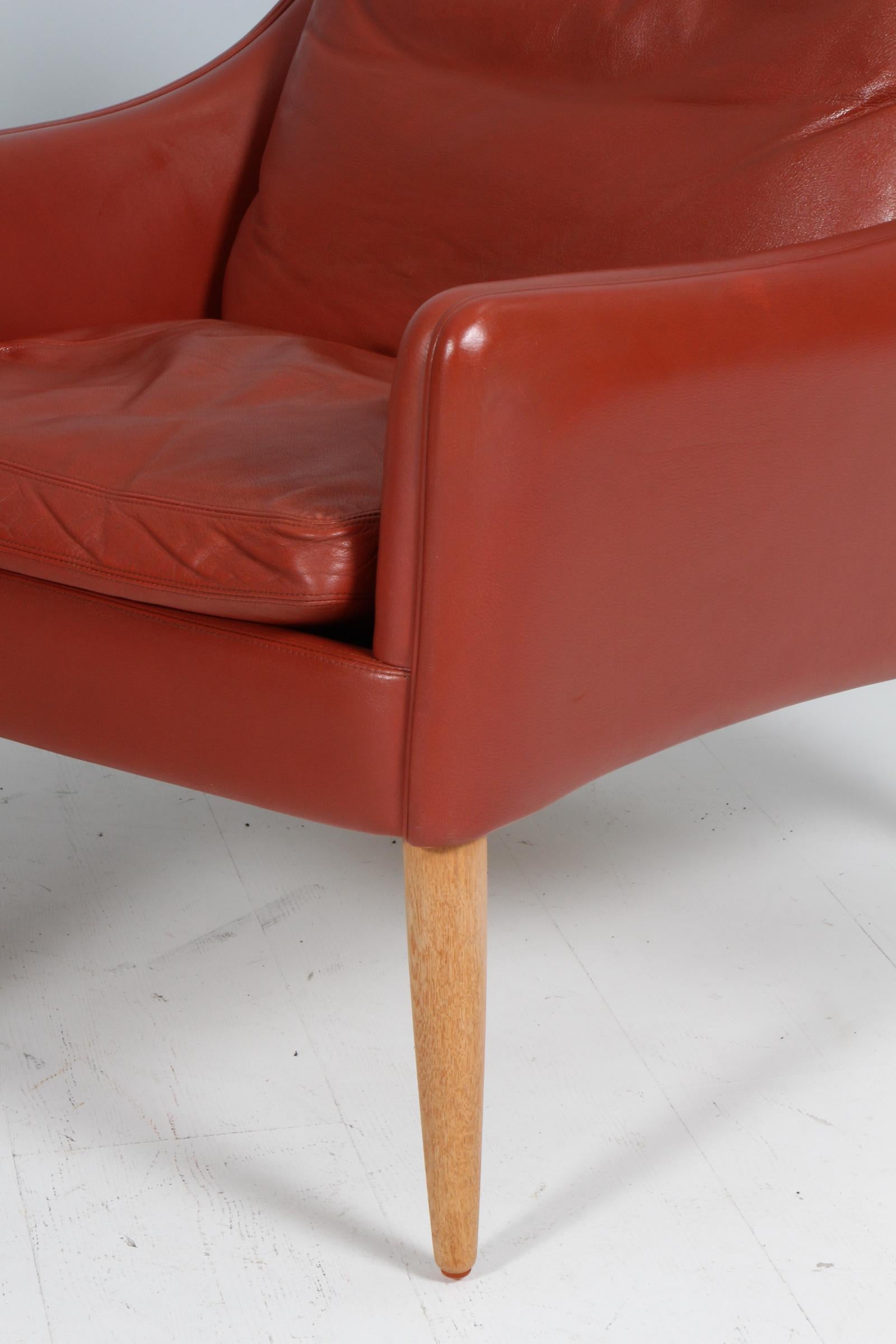 Danois Hans Olsen Paire de  chaises longues, cuir cognac en vente