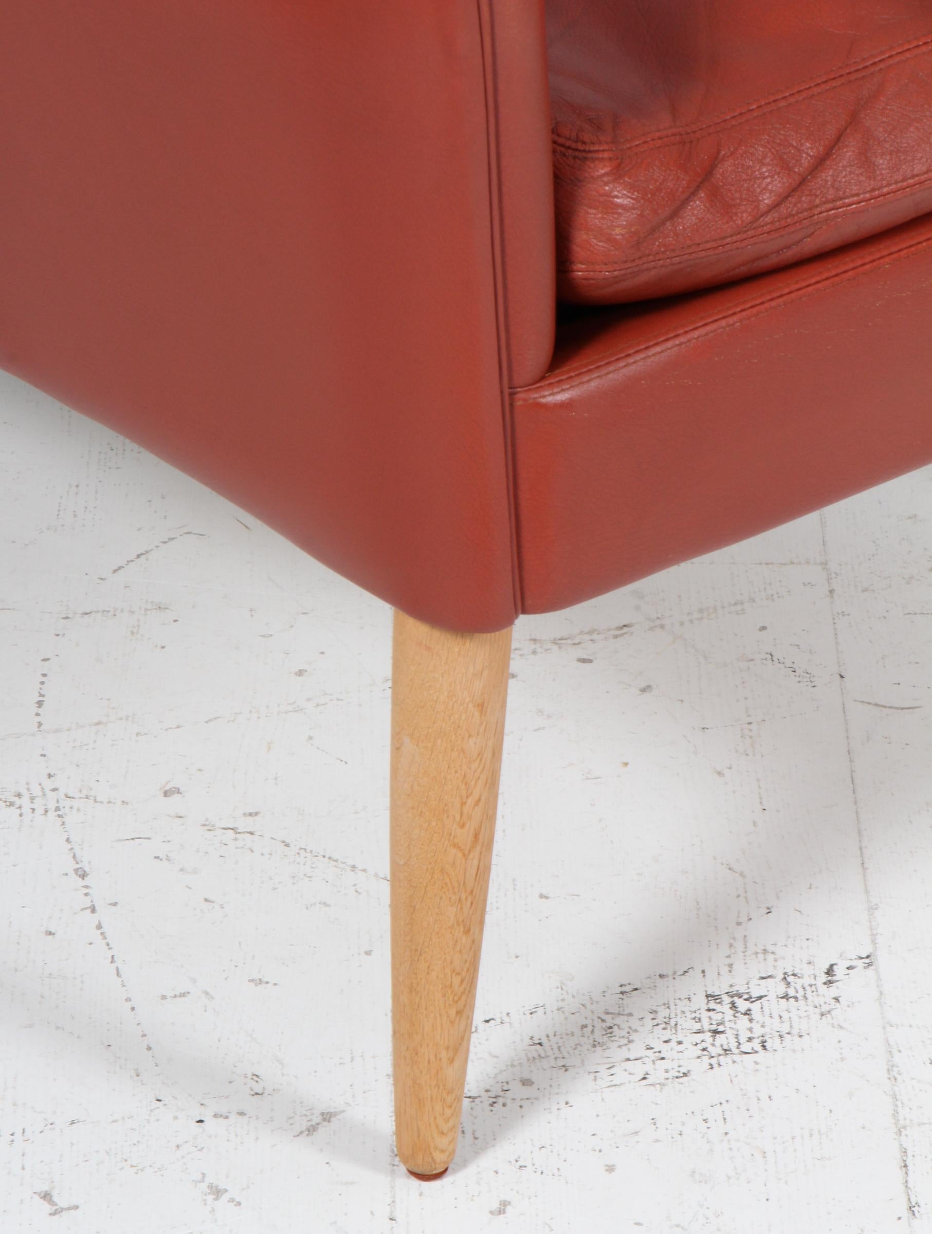 Cuir Hans Olsen Paire de  chaises longues, cuir cognac en vente