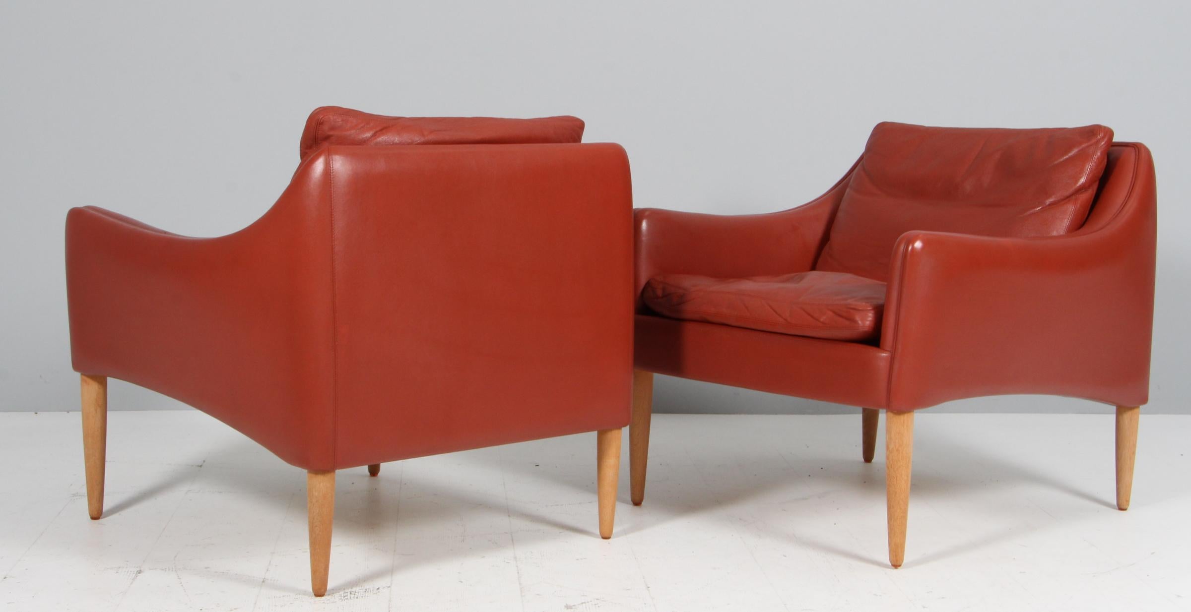 Hans Olsen Paire de  chaises longues, cuir cognac en vente 1