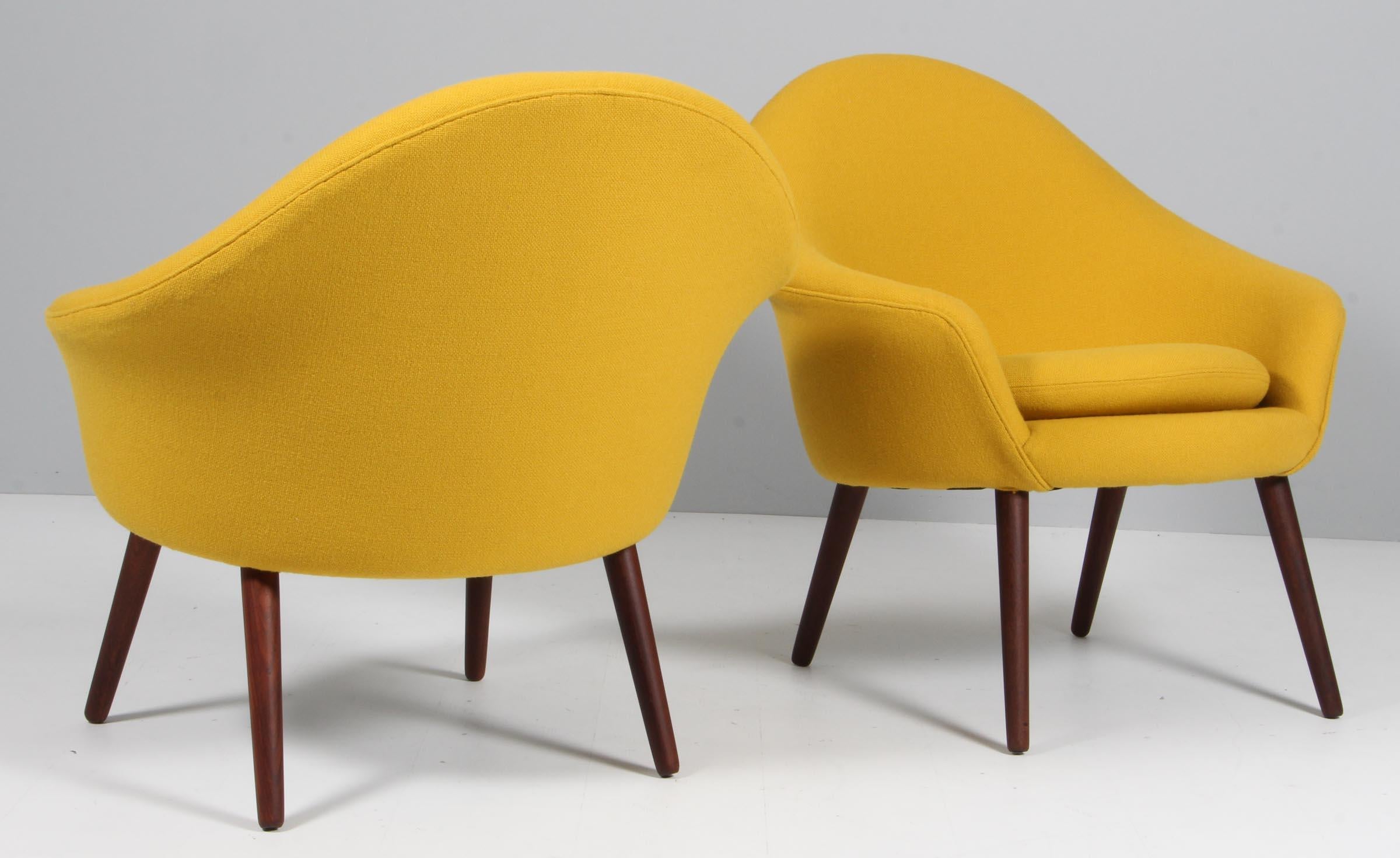 Mid-20th Century Hans Olsen, Pair of Lounge Chairs, Yellow Hallingdal from Kvadrat. Model 187 For Sale