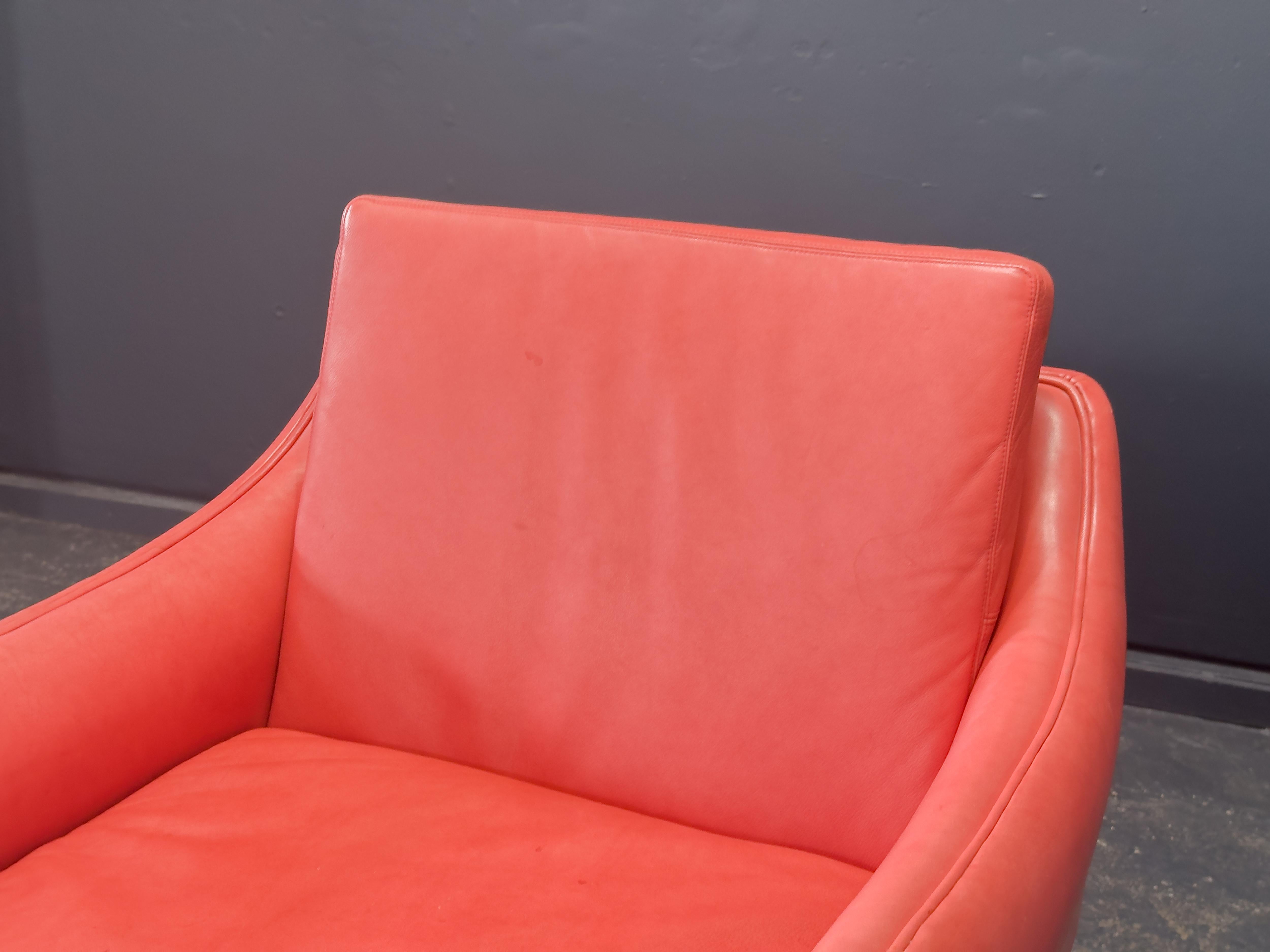 Hans Olsen Fauteuil en cuir rouge en vente 3