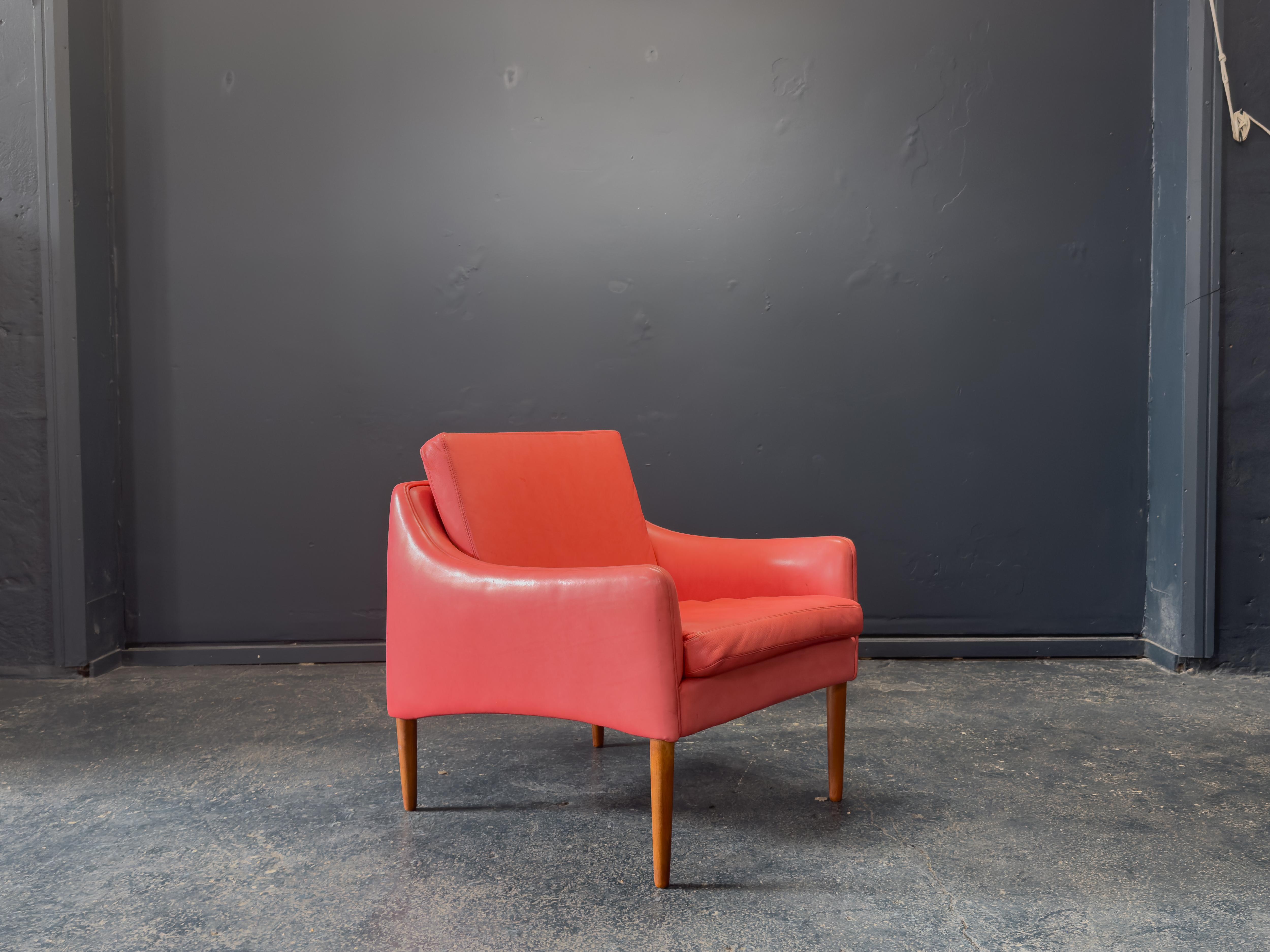 Hans Olsen Fauteuil en cuir rouge Bon état - En vente à London, GB