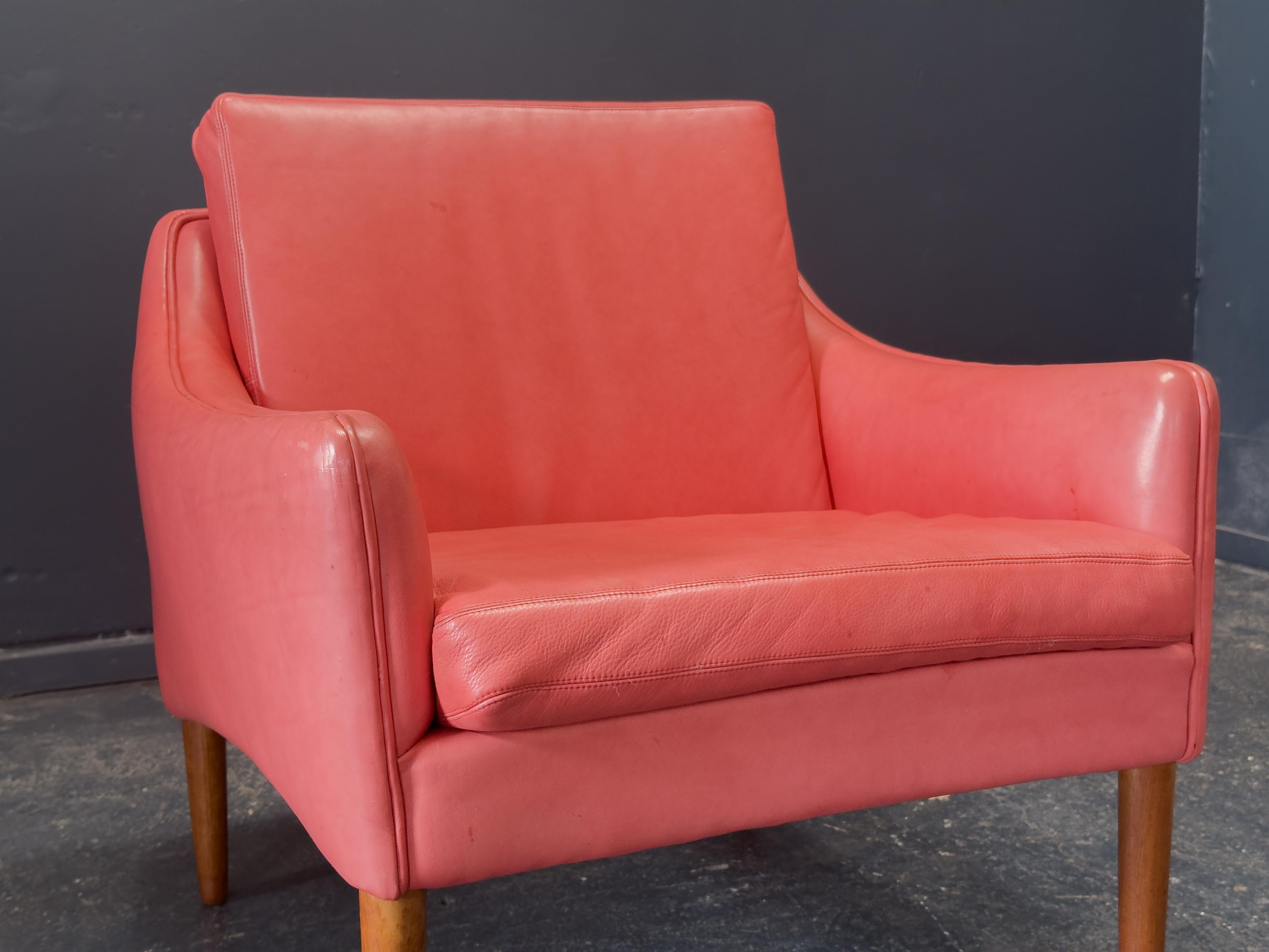 Hans Olsen Fauteuil en cuir rouge en vente 1