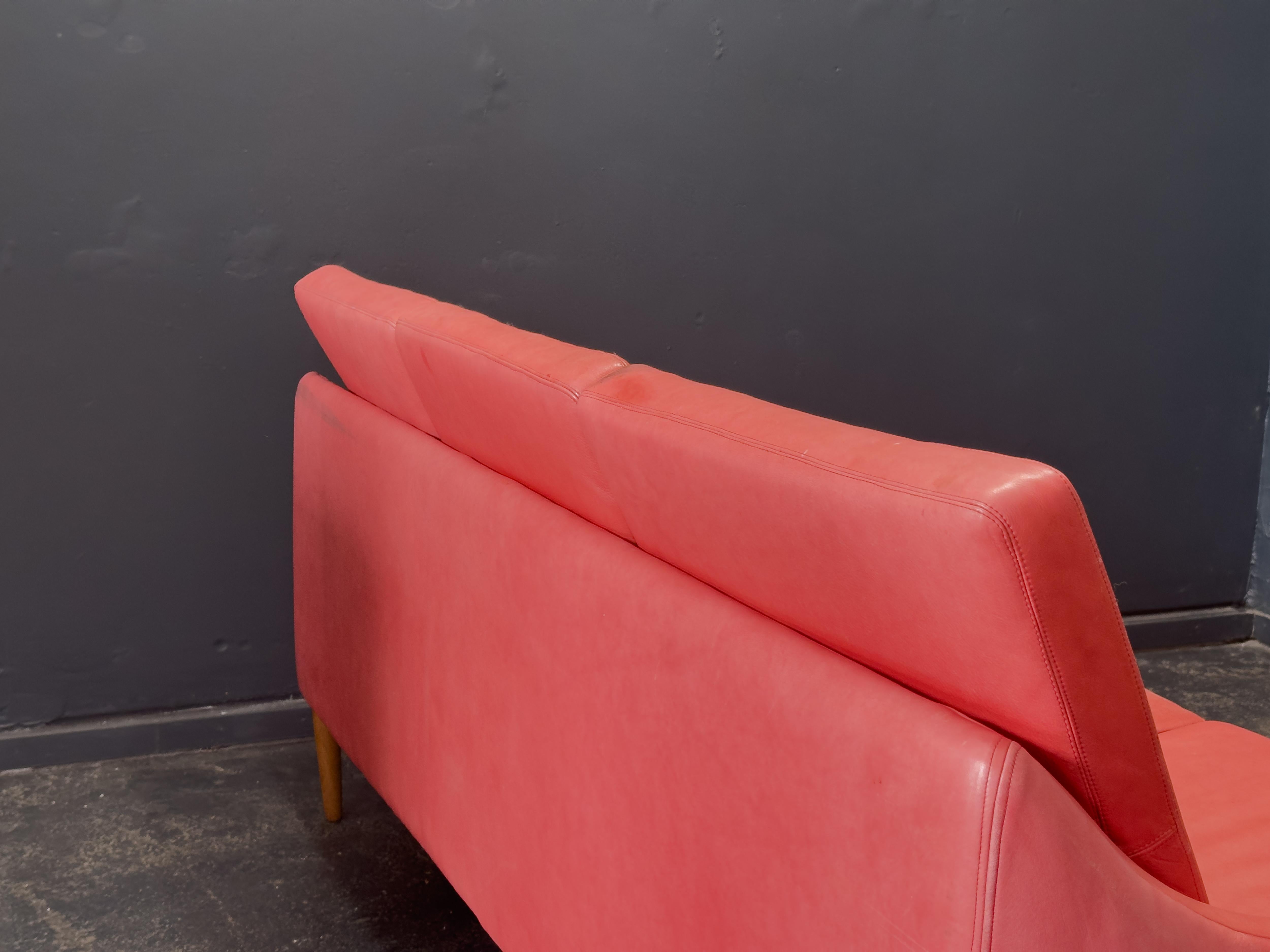 Canapé en cuir rouge Hans Olsen Bon état - En vente à London, GB