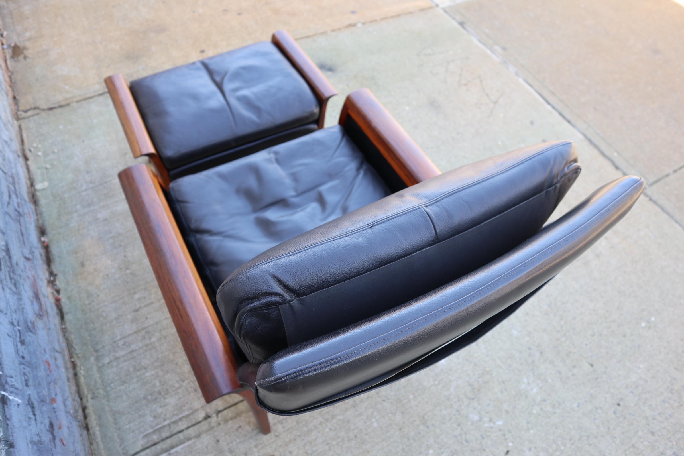 Hans Olsen Rosewood and Leather Lounge Chair and Ottoman 10