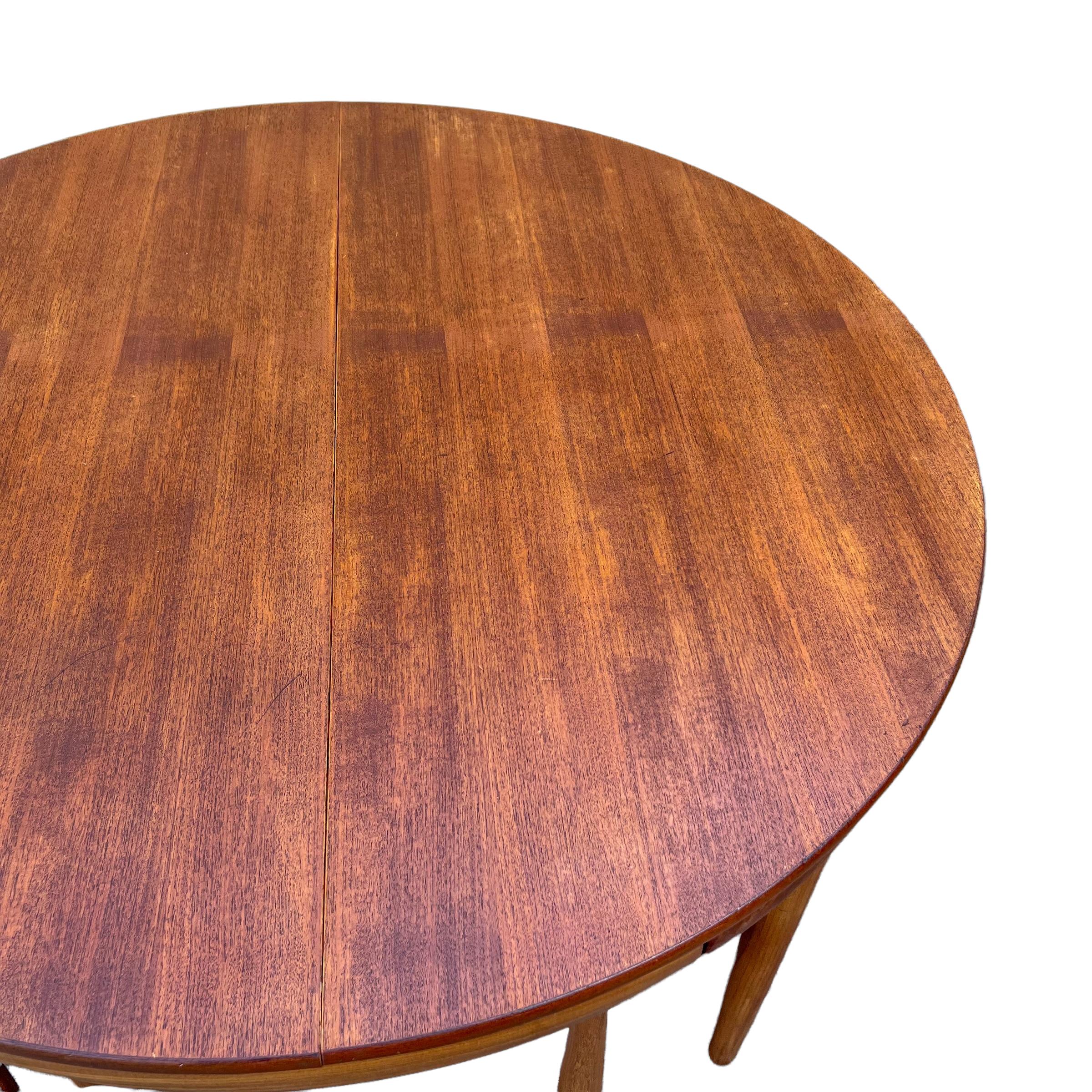 Hans Olsen Round Expanding Teak Butterfly-Leaf Dining Set for Frem Røjle 4