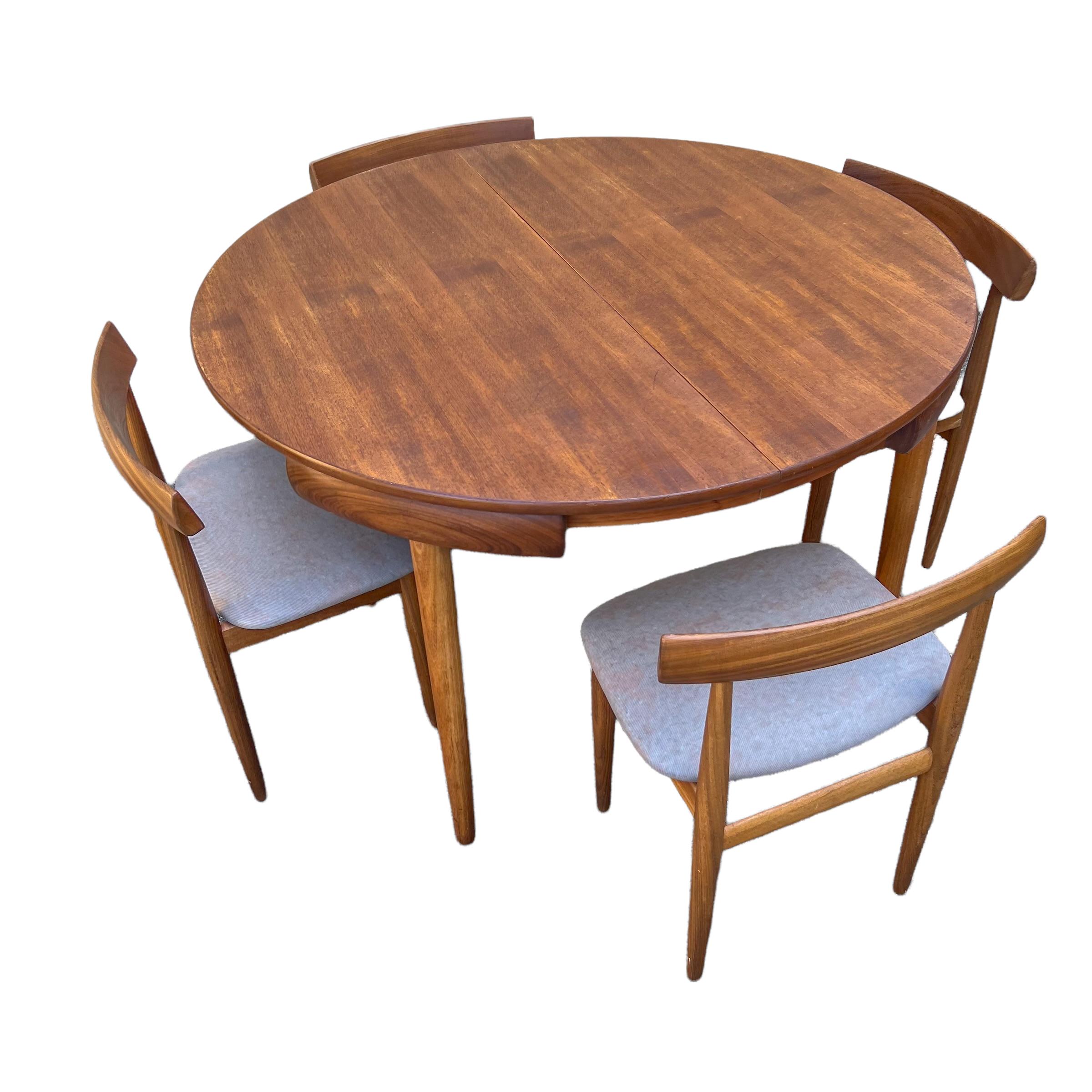 Mid-Century Modern Hans Olsen Round Expanding Teak Butterfly-Leaf Dining Set for Frem Røjle