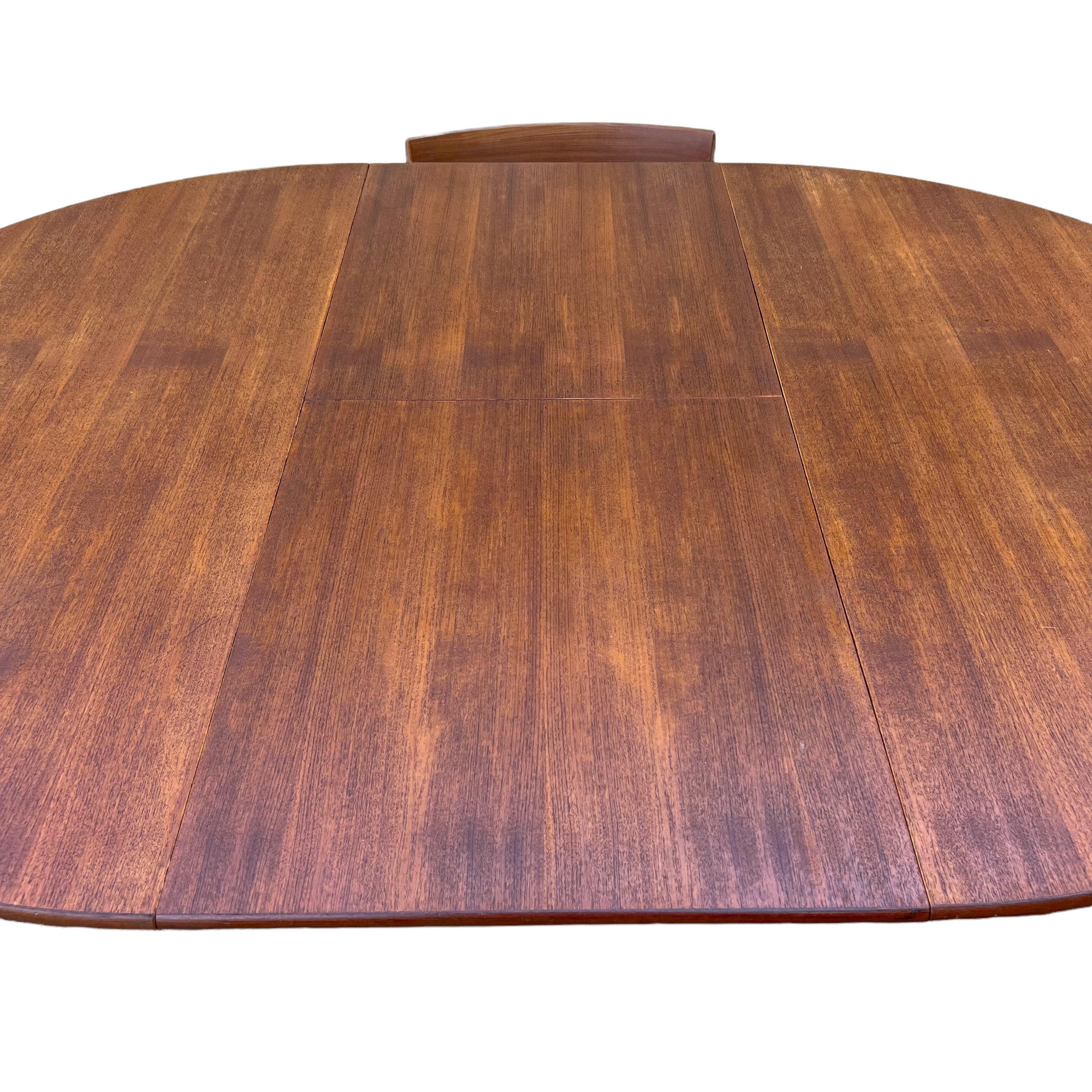 Hans Olsen Round Expanding Teak Butterfly-Leaf Dining Set for Frem Røjle 1