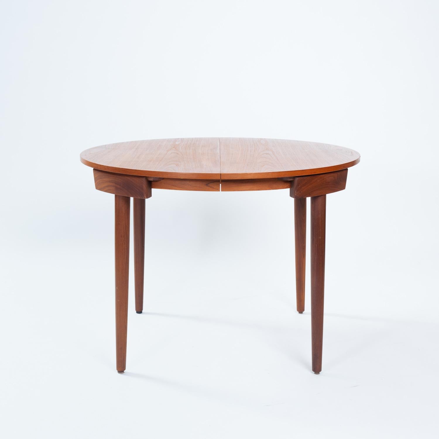 Hans Olsen Roundette-Esszimmer aus Teakholz mit ausziehbarem Tisch und 6 Stühlen 4