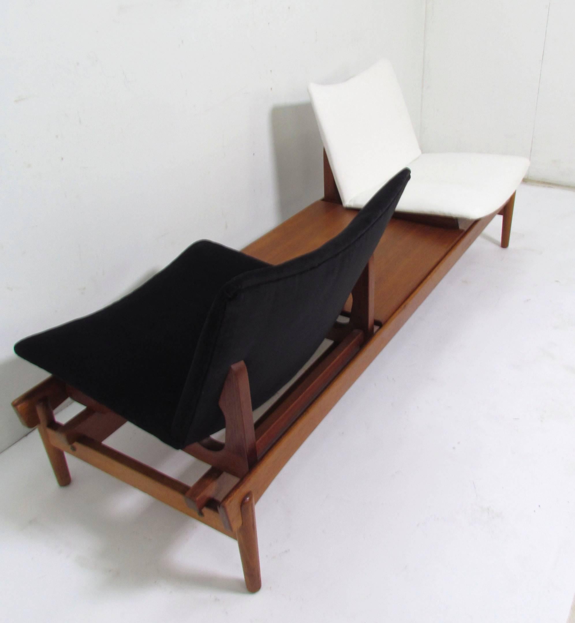 Hans Olsen „Series 137“ Dänisches Teakholz-Sofa oder Bank für N.A. Jorgensens, Bramin 2