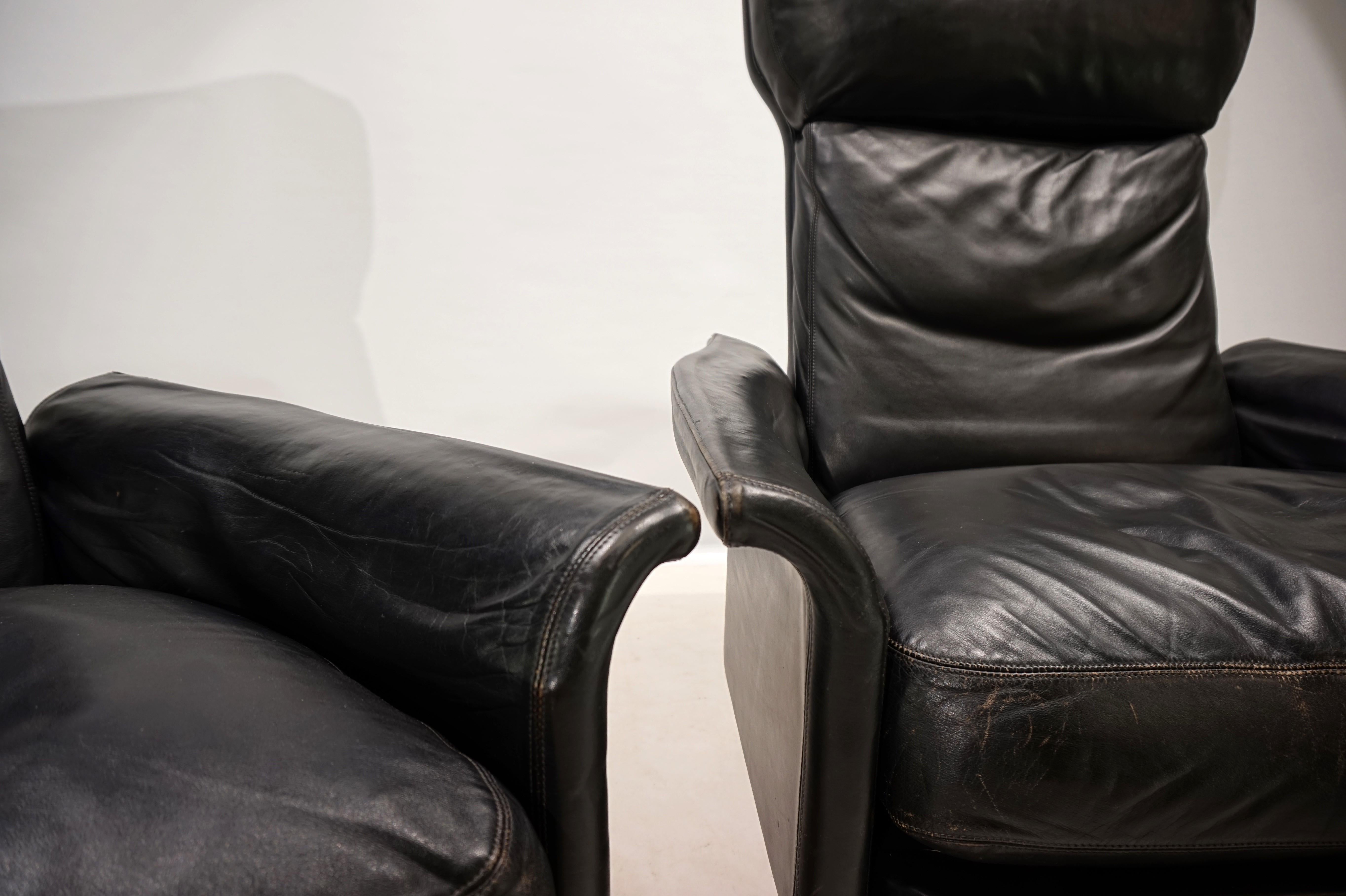 Hans Olsen set of 2 leather chairs with ottoman, 1960 4