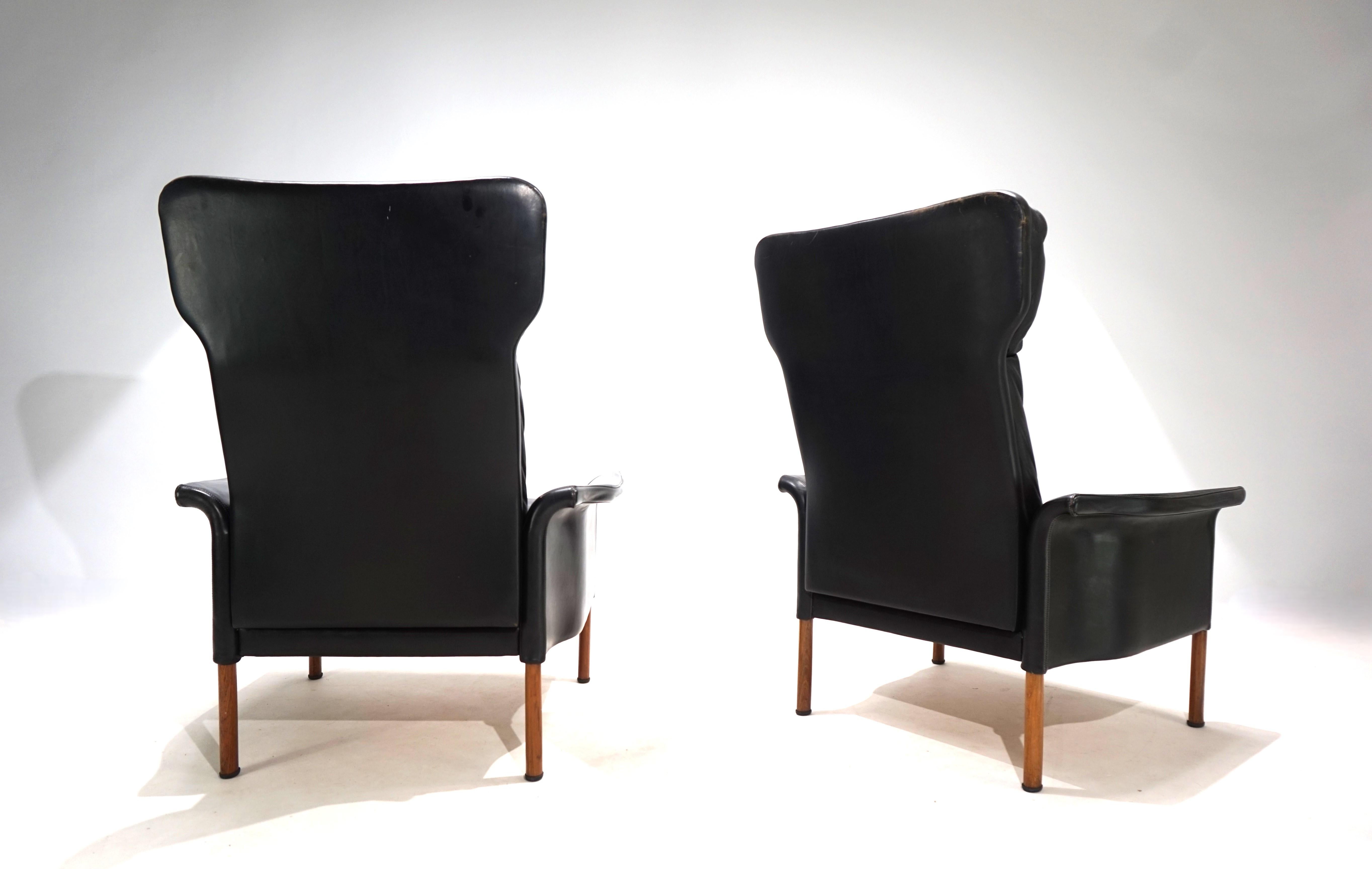 Hans Olsen set of 2 leather chairs with ottoman, 1960 In Good Condition In Ludwigslust, DE