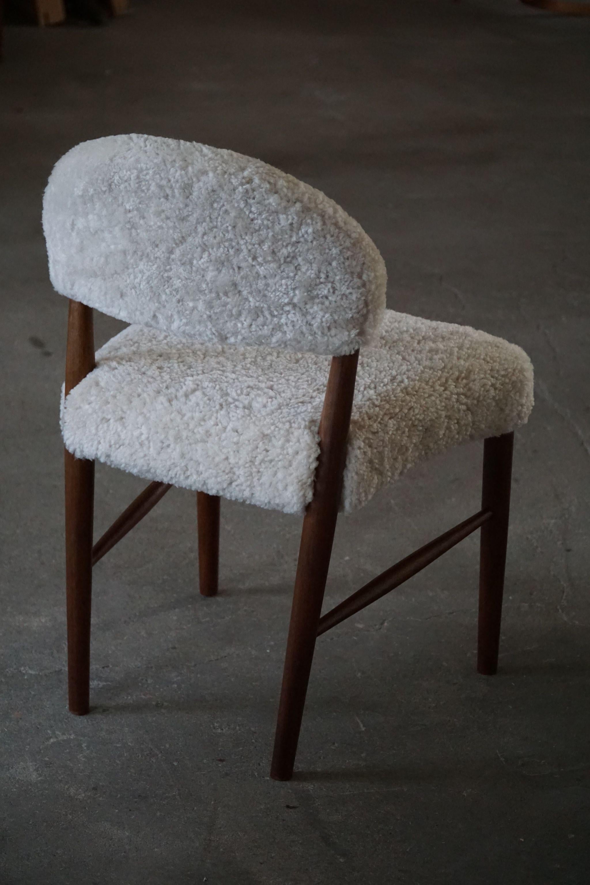 Hans Olsen, Set of 8 Chairs in Teak & Lambswool, Danish Mid Century Modern, 1960 2