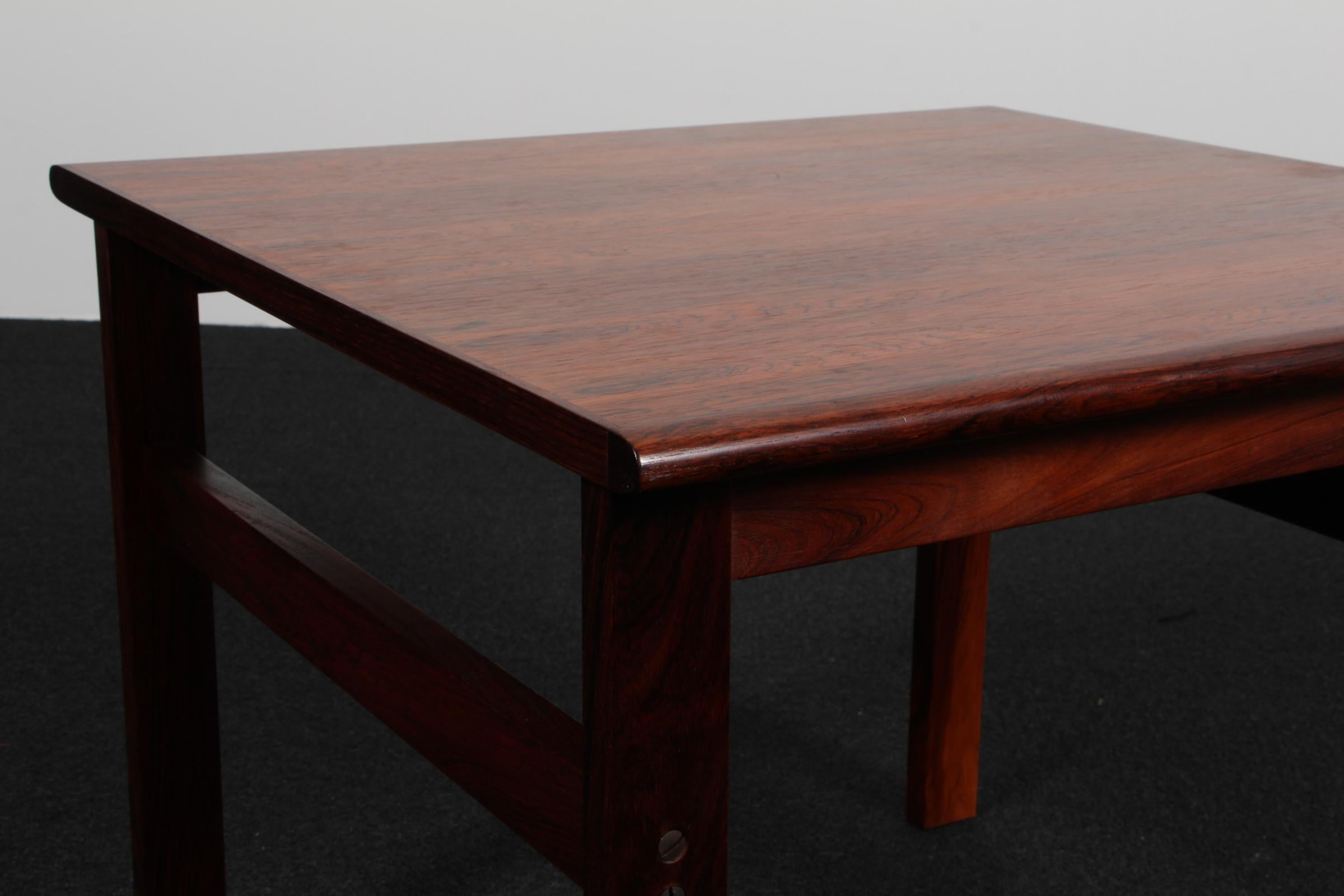 Table d'appoint Hans Olsen en bois de rose Bon état - En vente à Esbjerg, DK