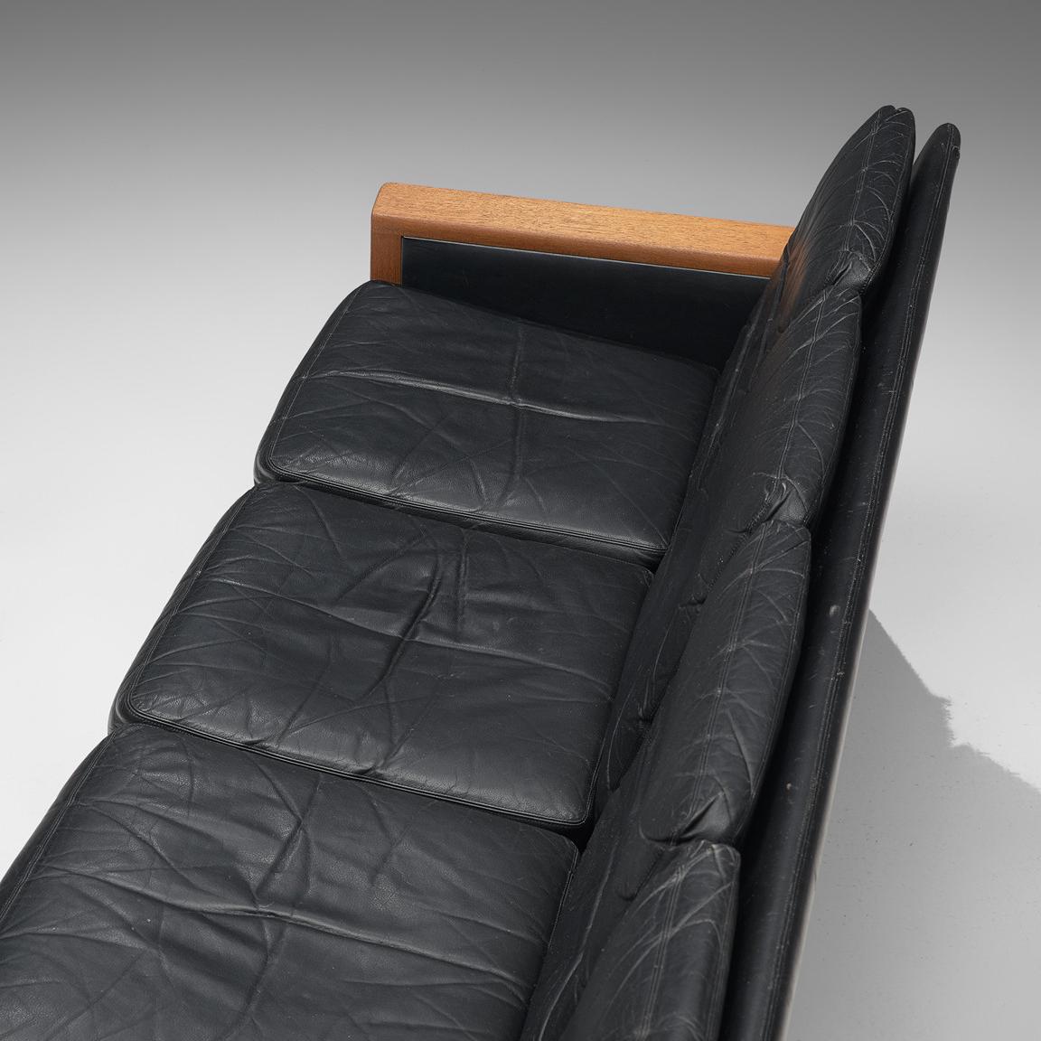 Hans Olsen Sofa in Black Leather and Teak  For Sale 1