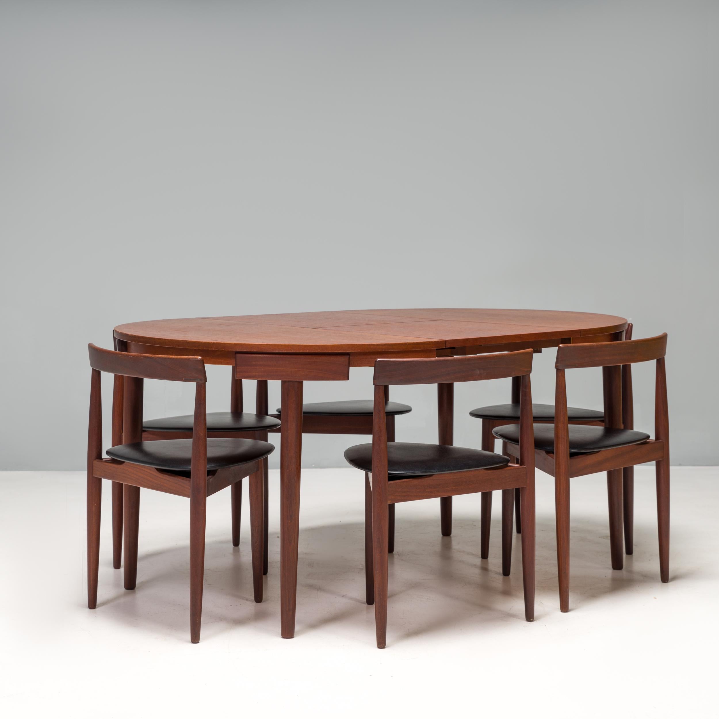 dining table nesting chairs