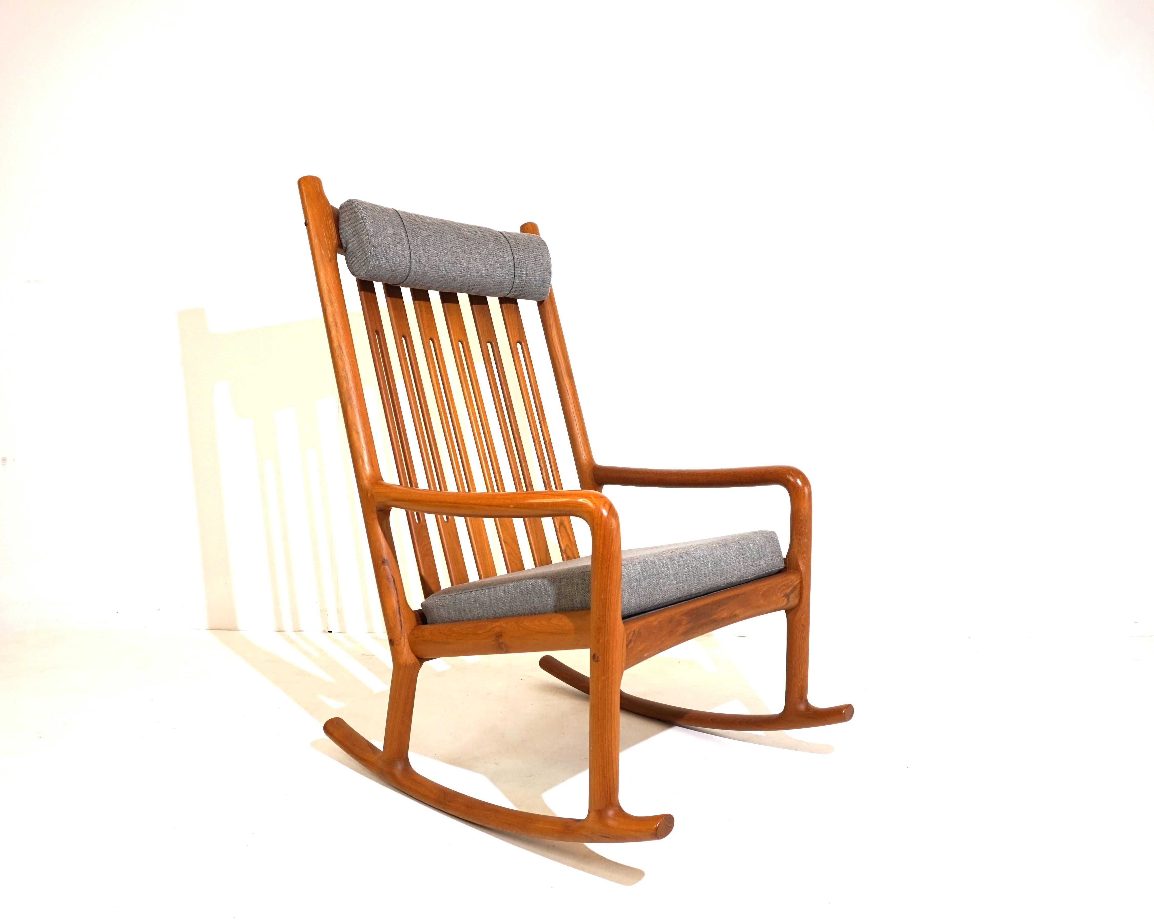 Hans Olsen teak rocking chair for Juul Kristensen 4