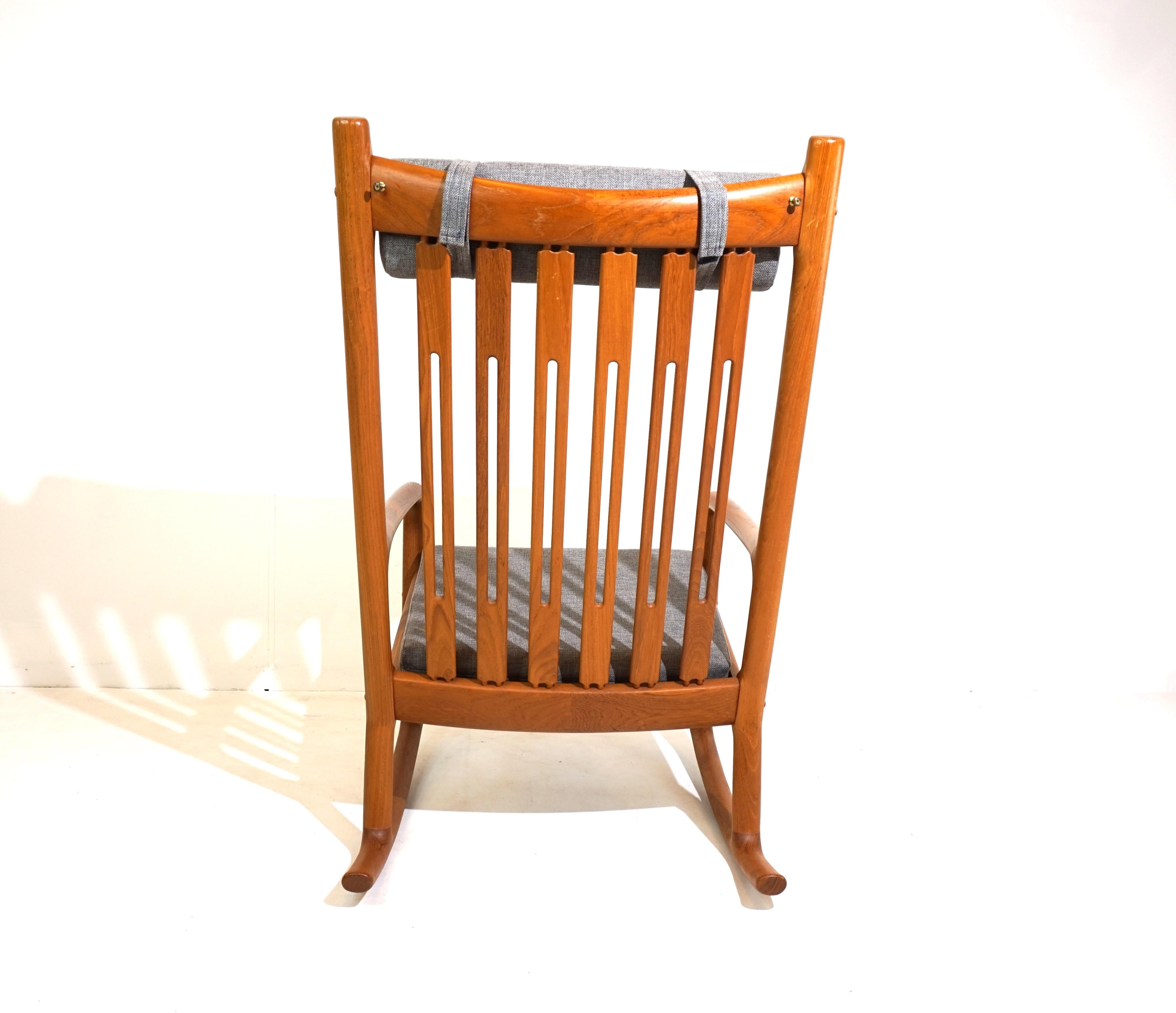 Hans Olsen teak rocking chair for Juul Kristensen 2