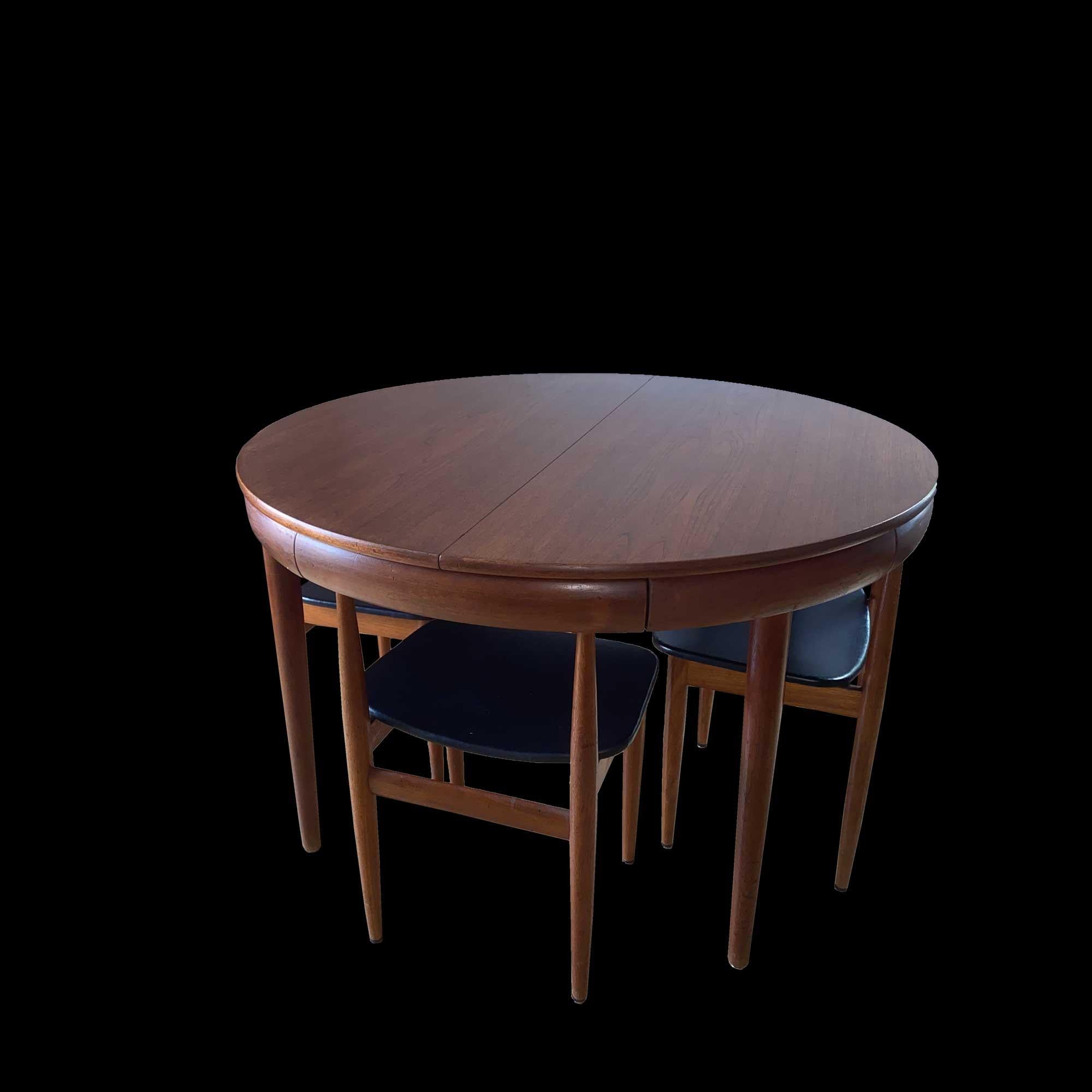 Mid-Century Modern Hans Olsen teak table and chairs for Frem Rojle circa 1960 For Sale