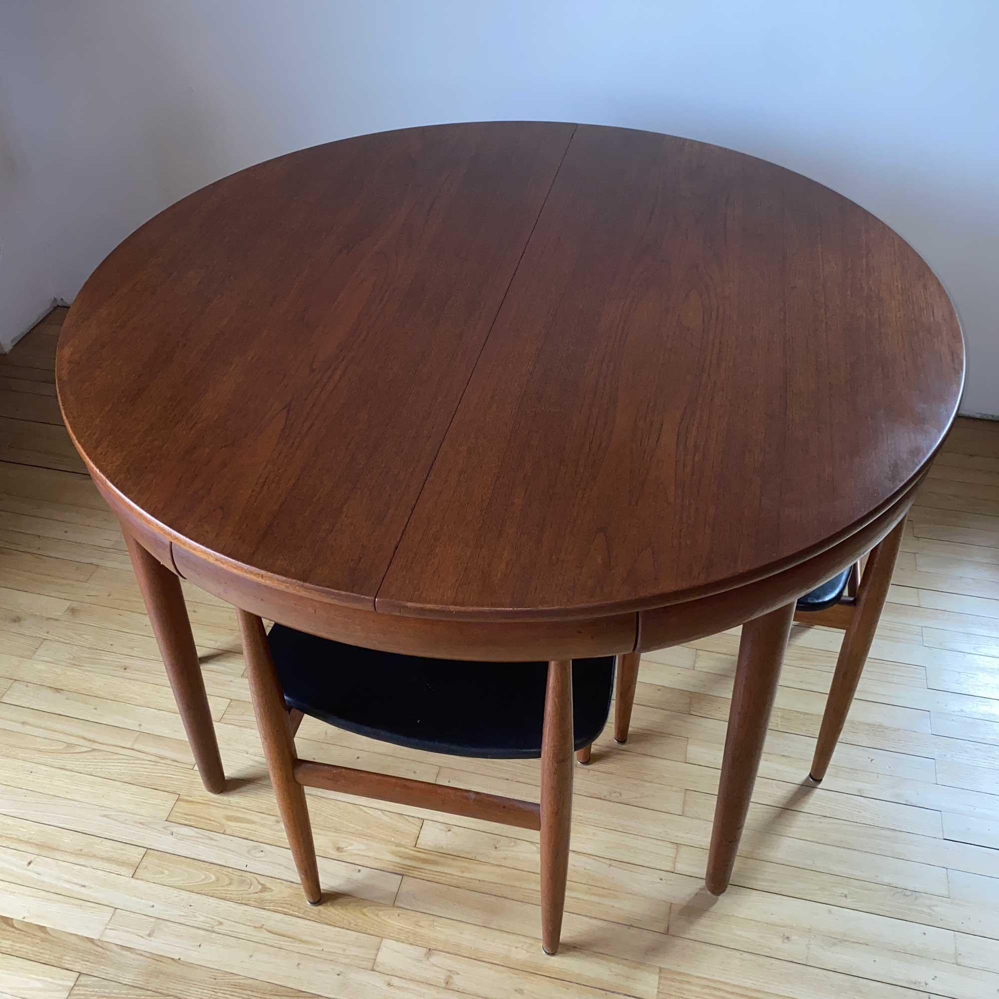 Danish Hans Olsen teak table and chairs for Frem Rojle circa 1960 For Sale