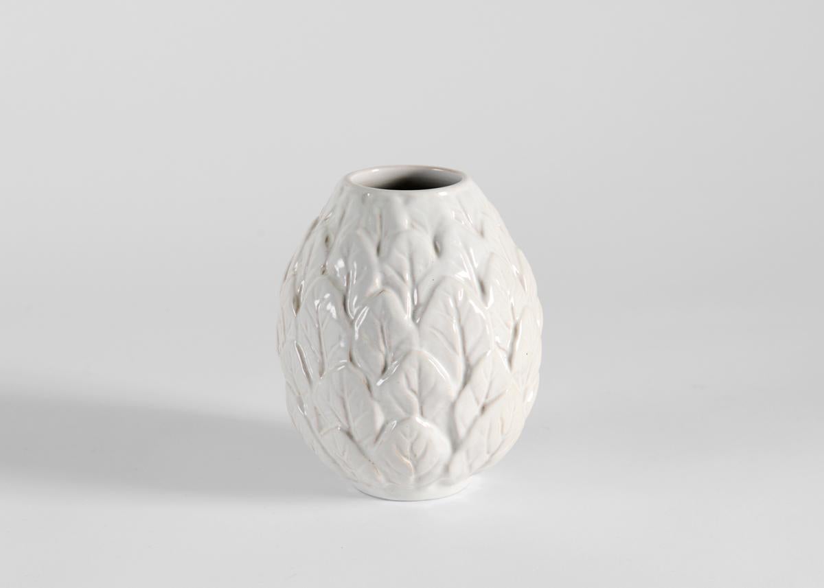 Mid-Century Modern Hans Rudolph Petersen, White Glazed Vase with Leaf Pattern, Denmark, Mid-20th C. For Sale