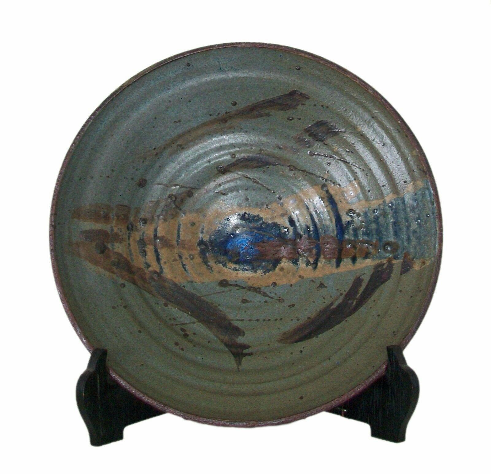 HANS SENGERS (Johanna Leentje van der Ham Sengers 1923-2015) - Exceptional wheel thrown studio pottery charger with splash/hand painted decoration - dramatic form showing finger ridges throughout - signed on the base - Canada - mid 20th