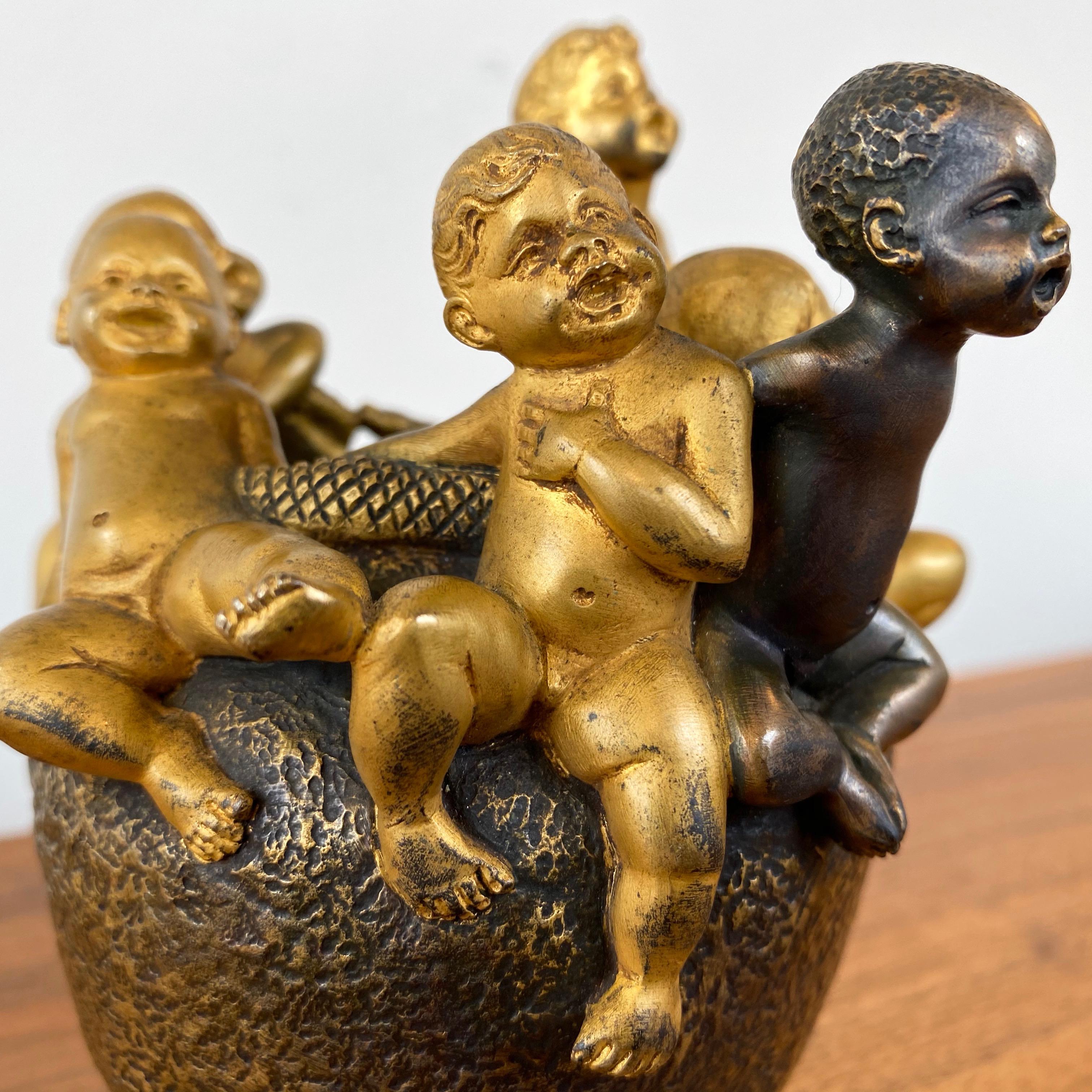 Vase figuratif en bronze doré en forme de putti Art Nouveau de Hans Stoltenberg-Lerche, 1900 1