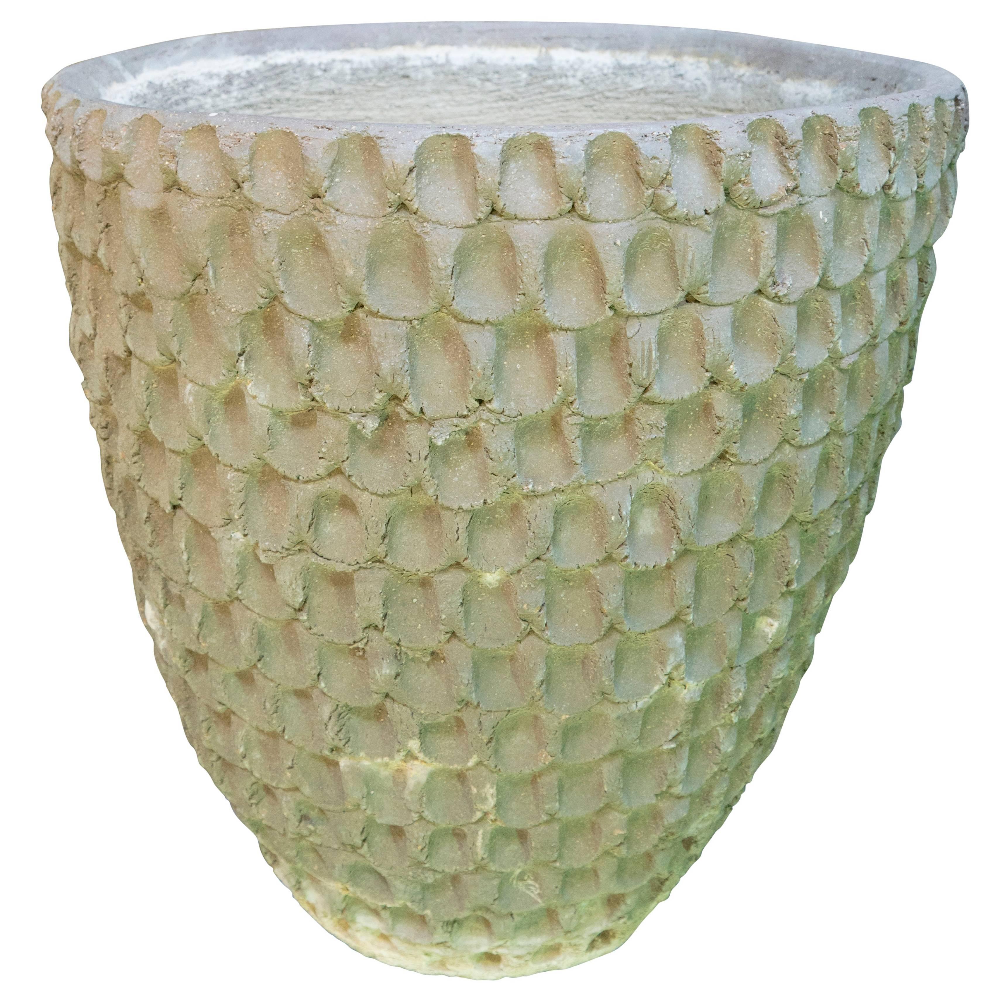 Traditional un-glazed terracotta Stan Bitters designed thumb pot, hand built by Hans Sumpf. Created in California, circa 1970, the thumb pot is an attention grabbing vessel suitable for interiors and exteriors.