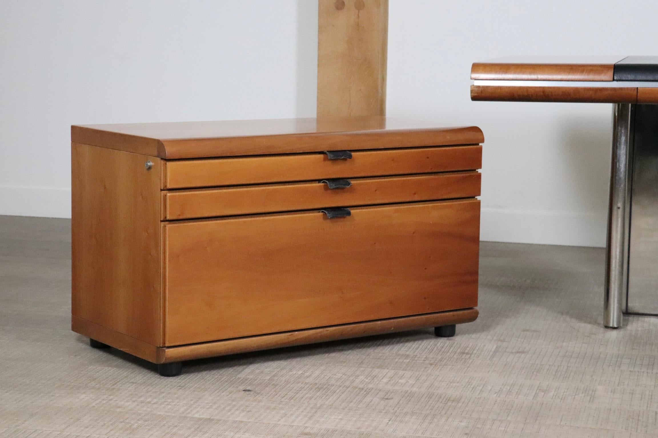 Hans Von Klier For Skipper Executive Desk And Credenza, Italy, 1970s For Sale 1