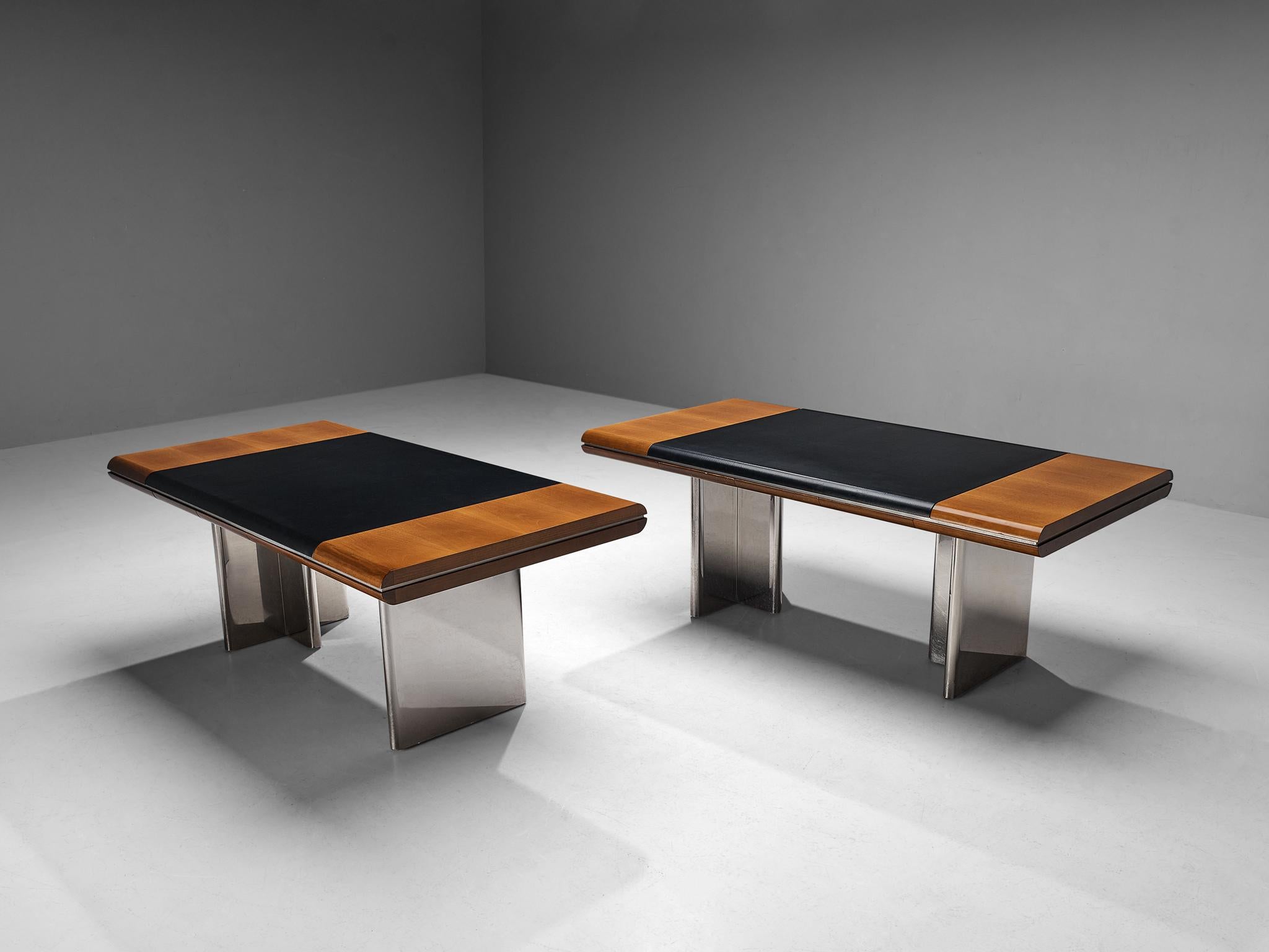 Hans Von Klier for Skipper, writing desks, mahogany, leather, steel, Italy, 1970s

Impressive office desk designed by Hans von Klier. A striking combination of differently textured materials in three colors makes this desk an intriguing piece. To