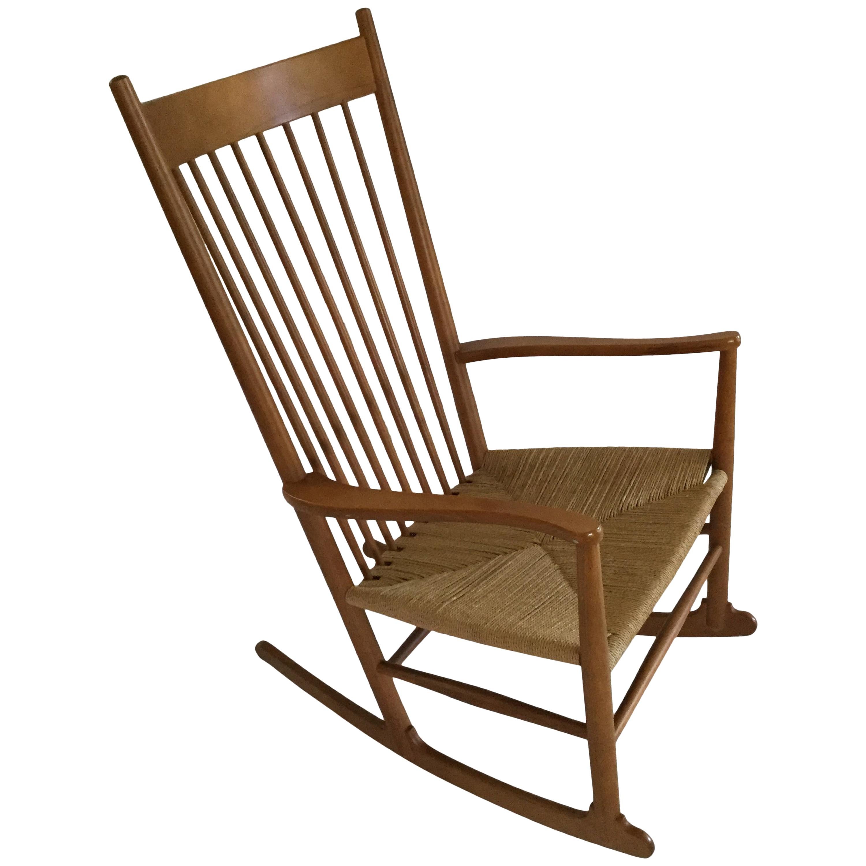 Hans Wagner Rocking Chair J16 with Rush Seat For Sale