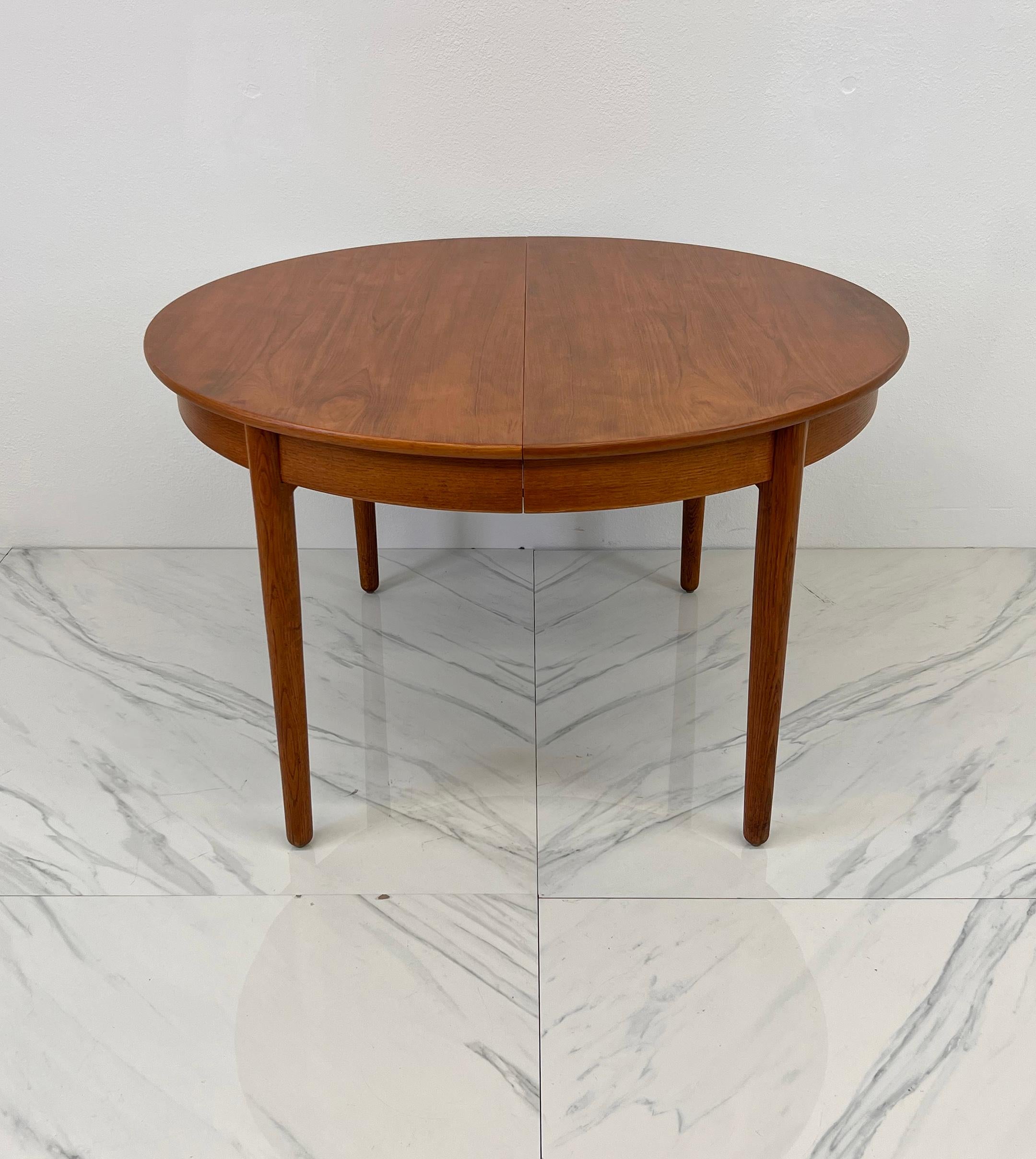 Table de salle à manger monumentale en teck Hans Wegener pour Andreas Tuck en vente 4
