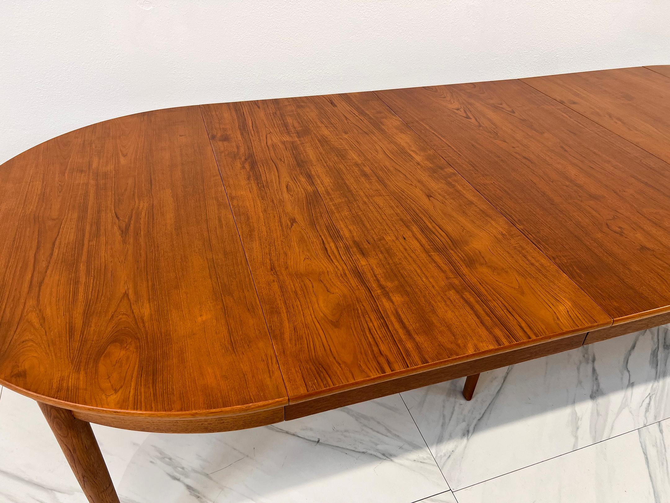 Scandinave moderne Table de salle à manger monumentale en teck Hans Wegener pour Andreas Tuck en vente