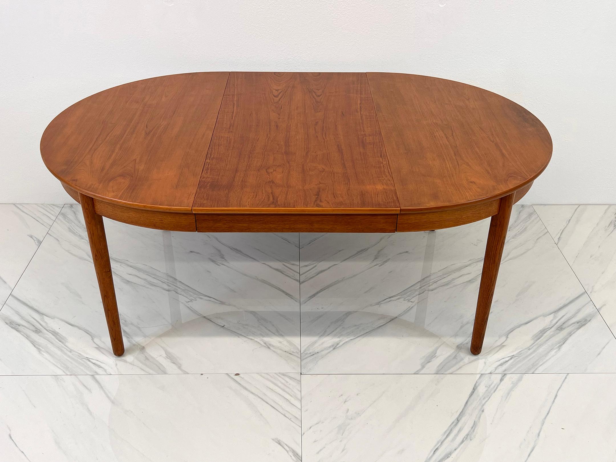 Table de salle à manger monumentale en teck Hans Wegener pour Andreas Tuck en vente 2