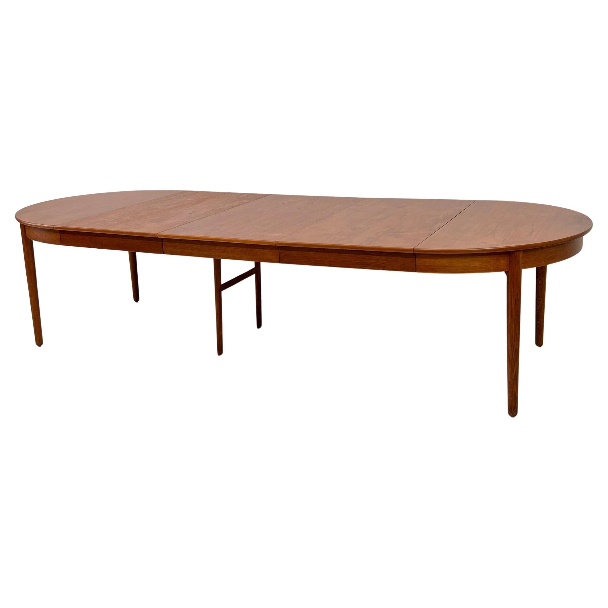 Table de salle à manger monumentale en teck Hans Wegener pour Andreas Tuck en vente