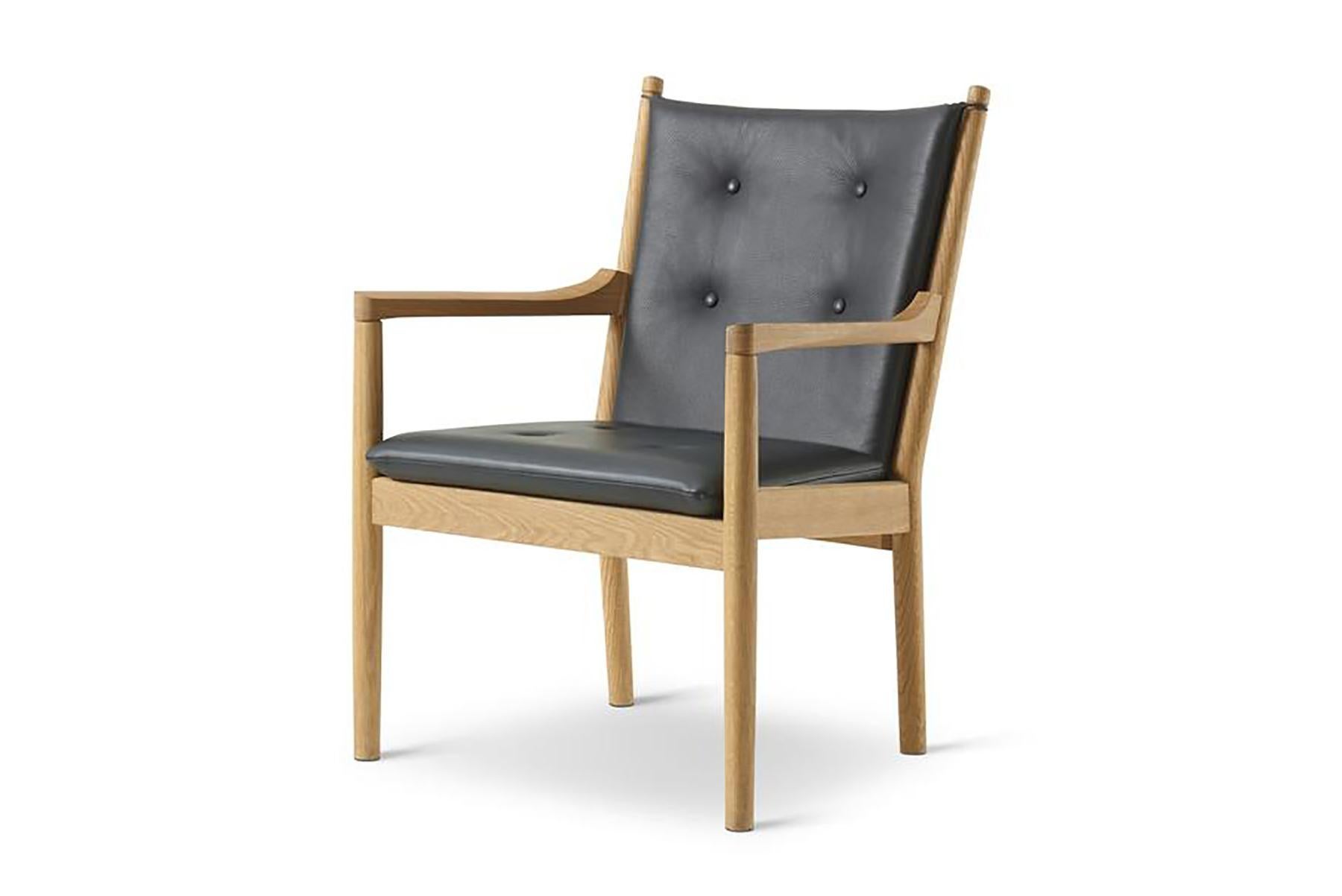 Sillón Hans Wegner 1788, roble pulido y cuero Danés en venta