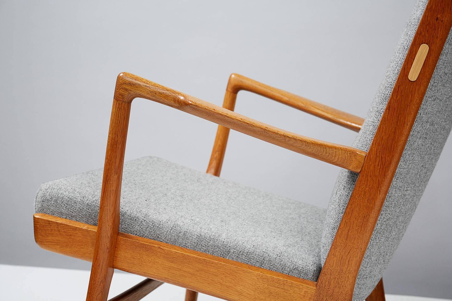 Mid-20th Century Hans Wegner AP-16 Chairs, Oak