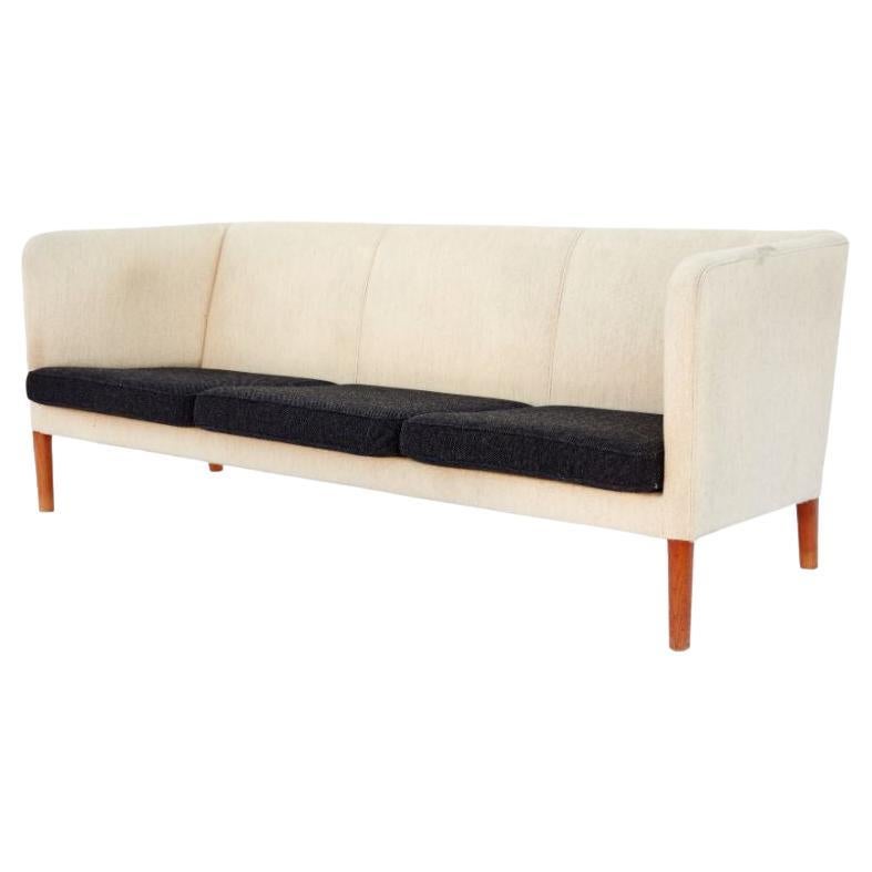 Hans Wegner AP-18S Sofa