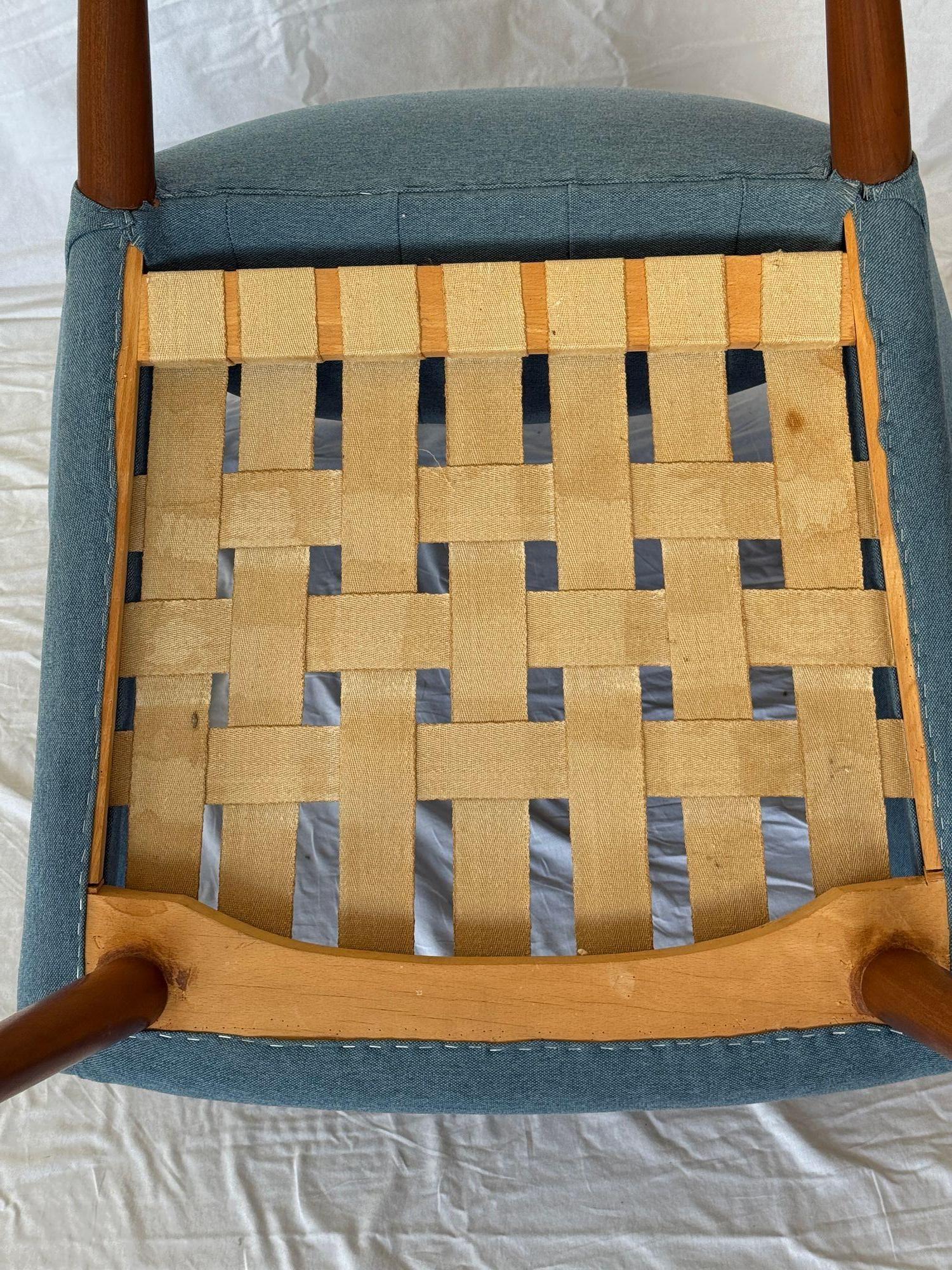 Hans Wegner AP 19 Silla y reposapiés 