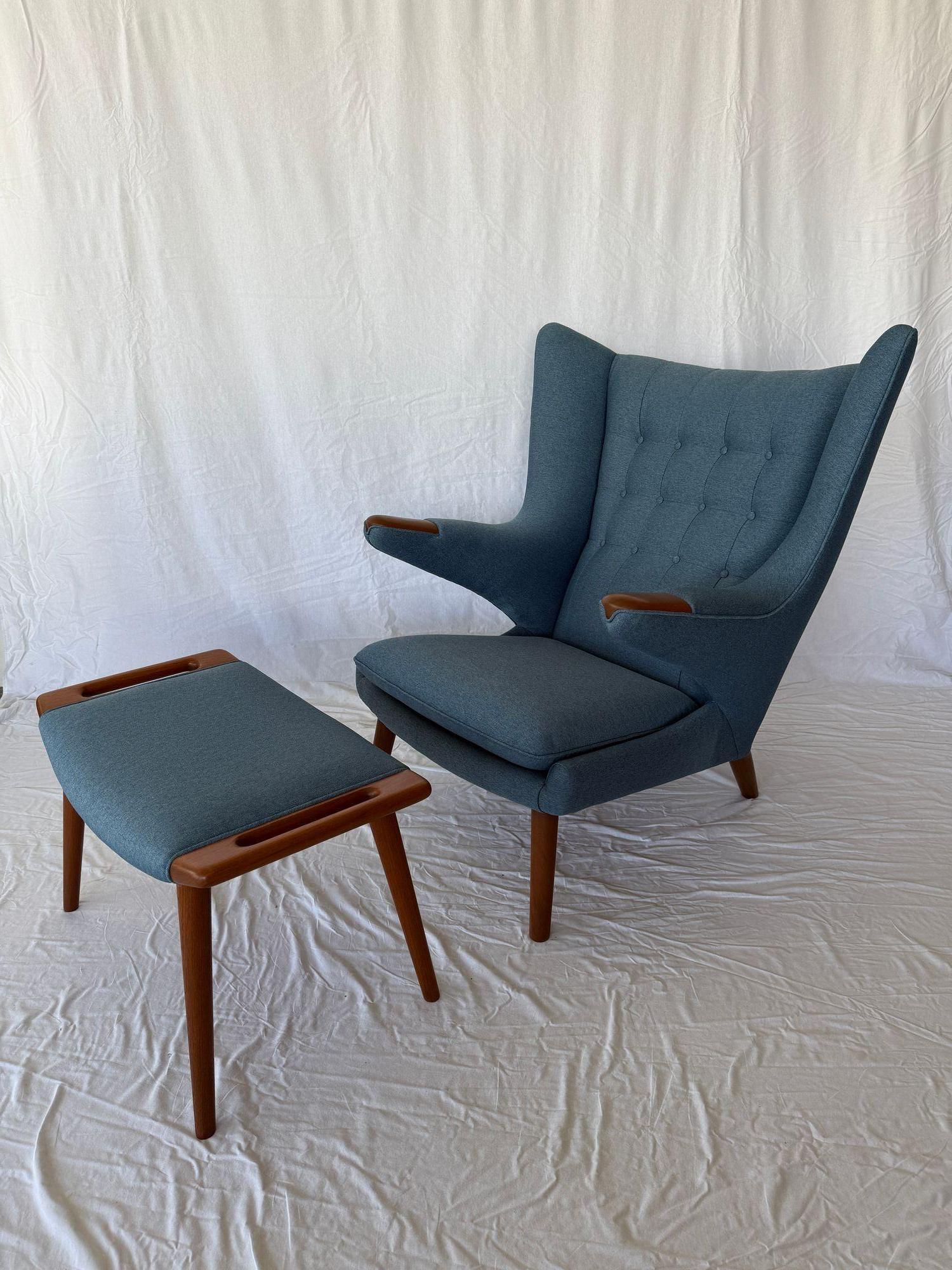 Hans Wegner AP 19  Silla y reposapiés 