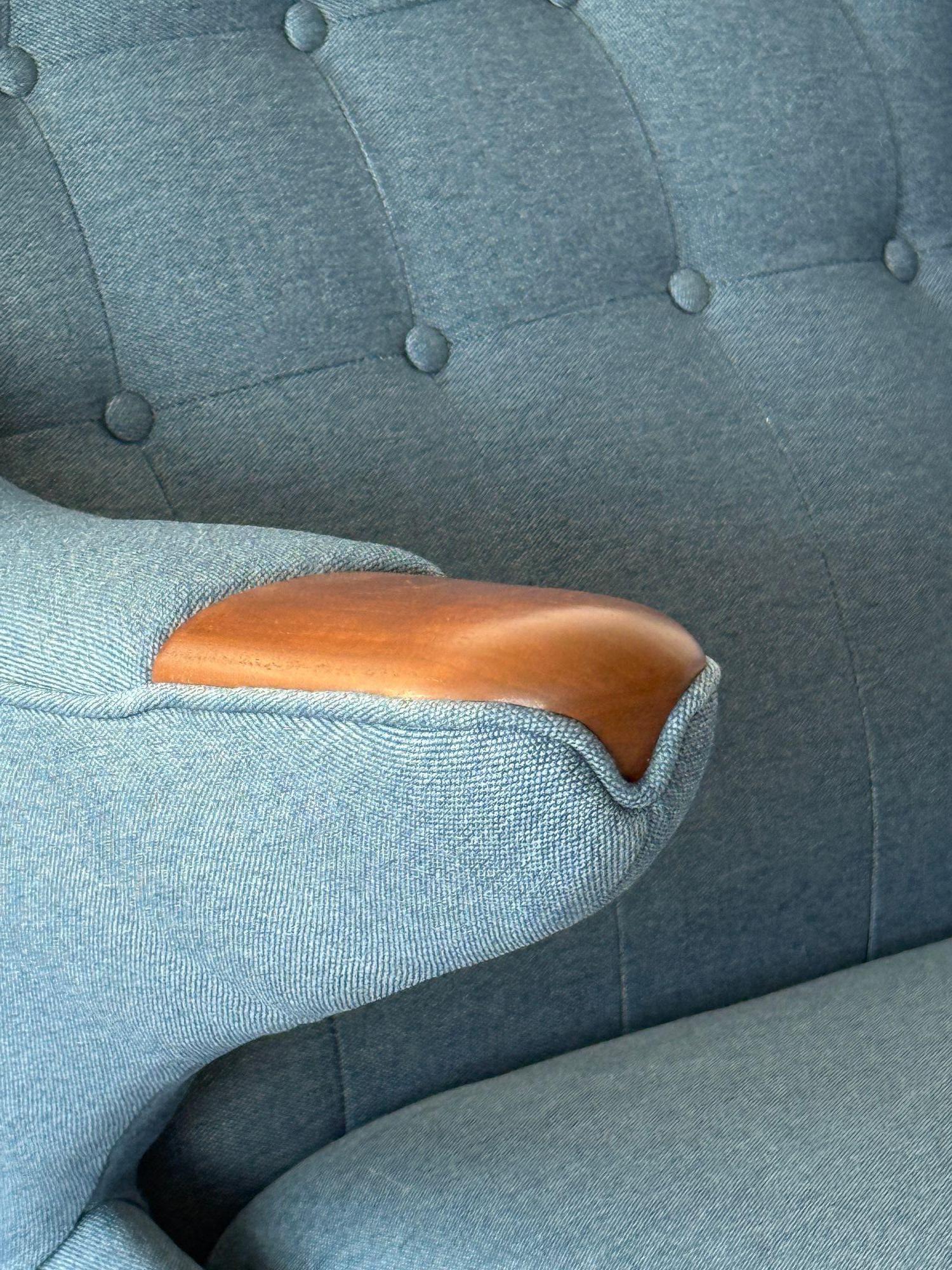 Hans Wegner AP 19 Silla y reposapiés 