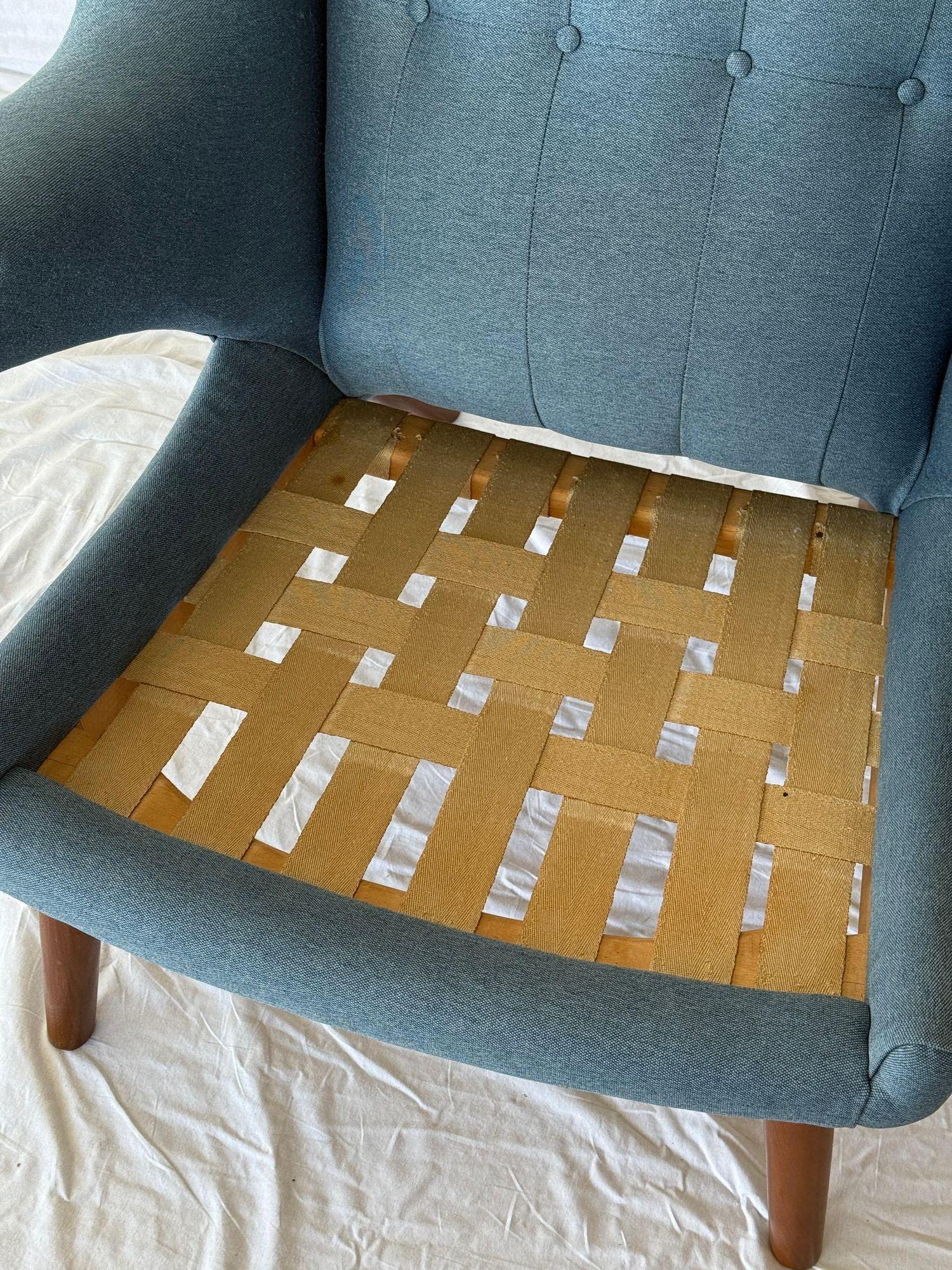 Hans Wegner AP 19 Silla y reposapiés 